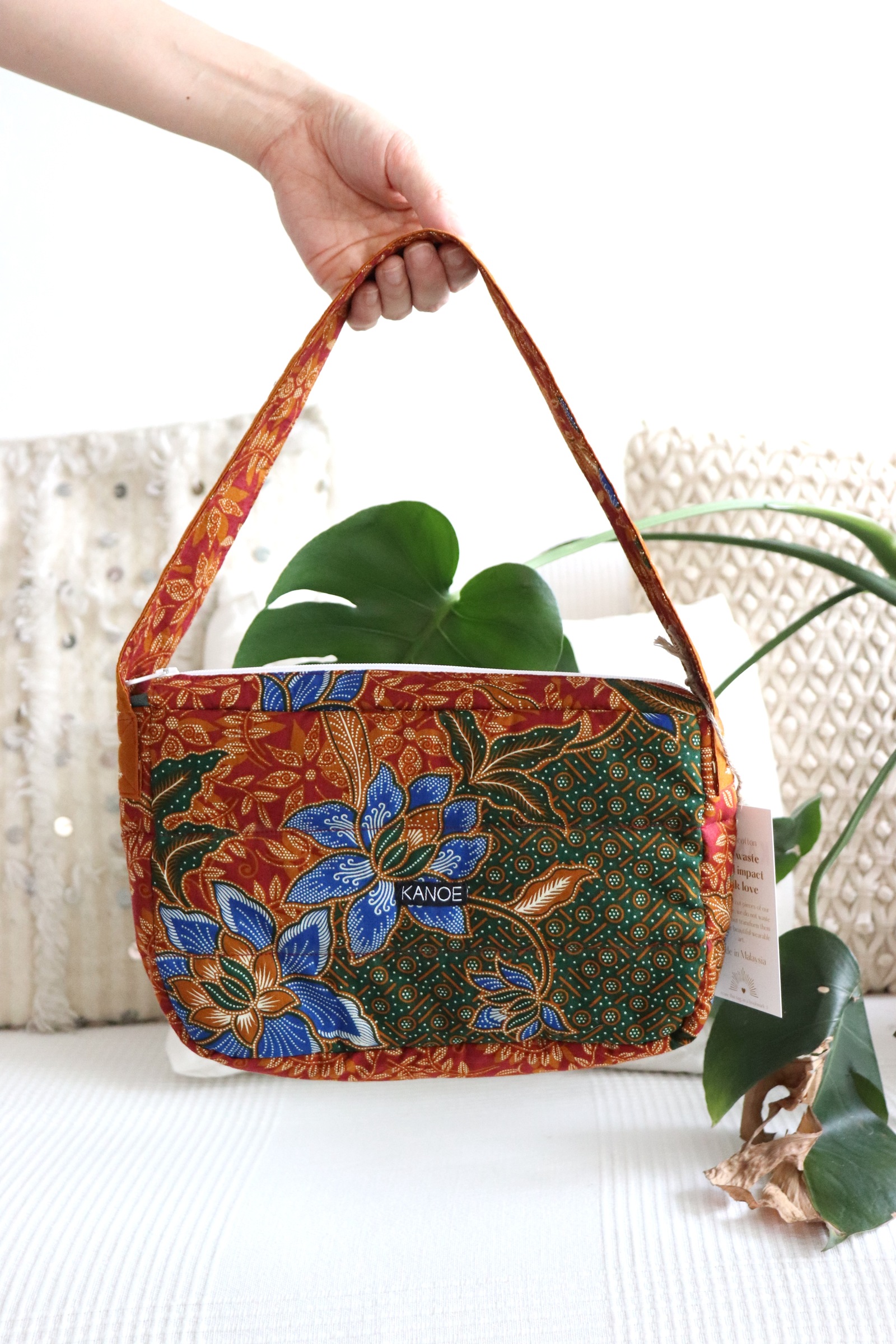Puffy Batik Bag - Azurea