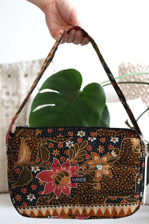 Batik-Puffy-Bag-10