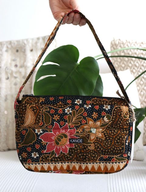 E7044CE5-9843-4DD8-AF20-66CFFFDF15D8