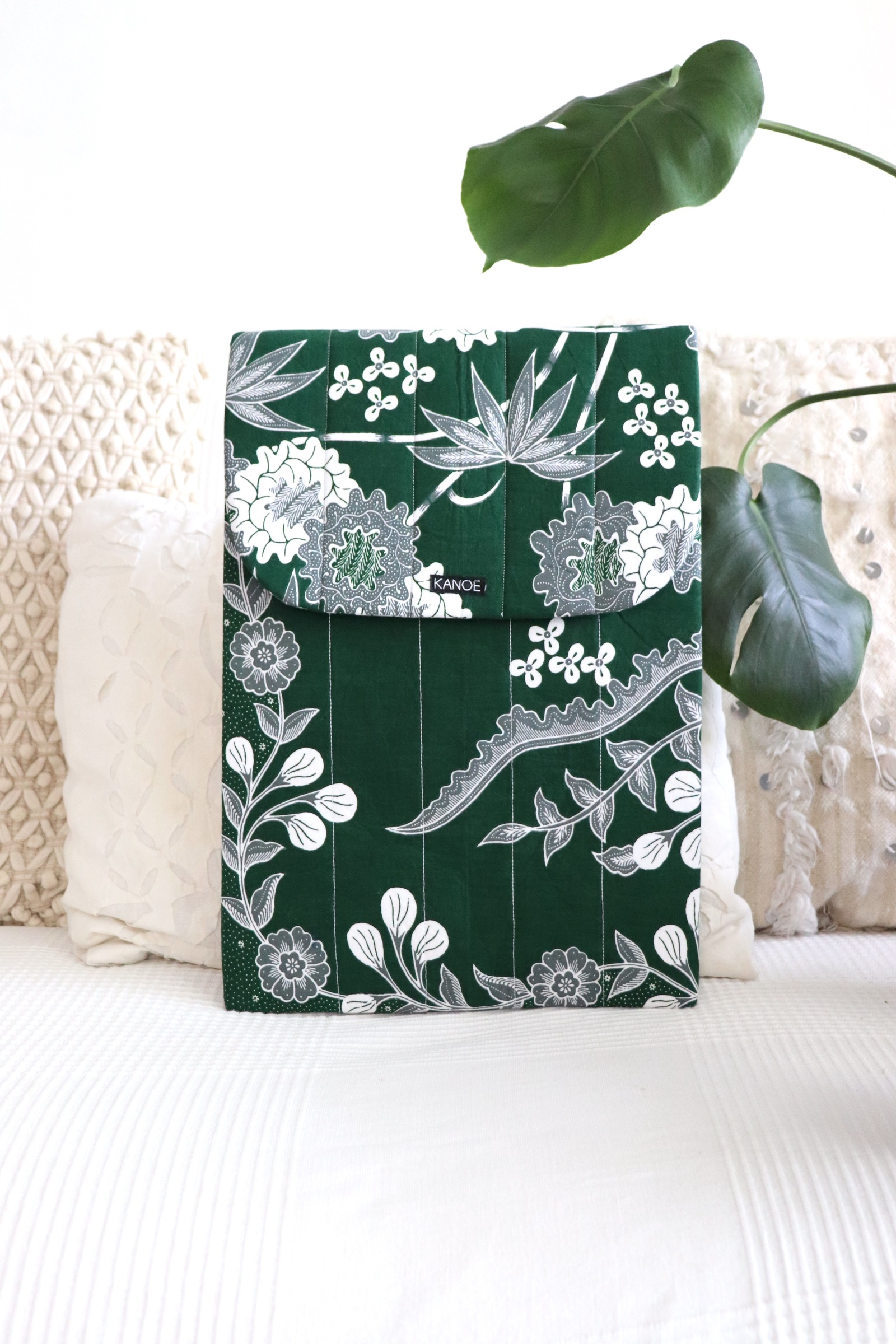 Batik Laptop Bag - MintyFrost 