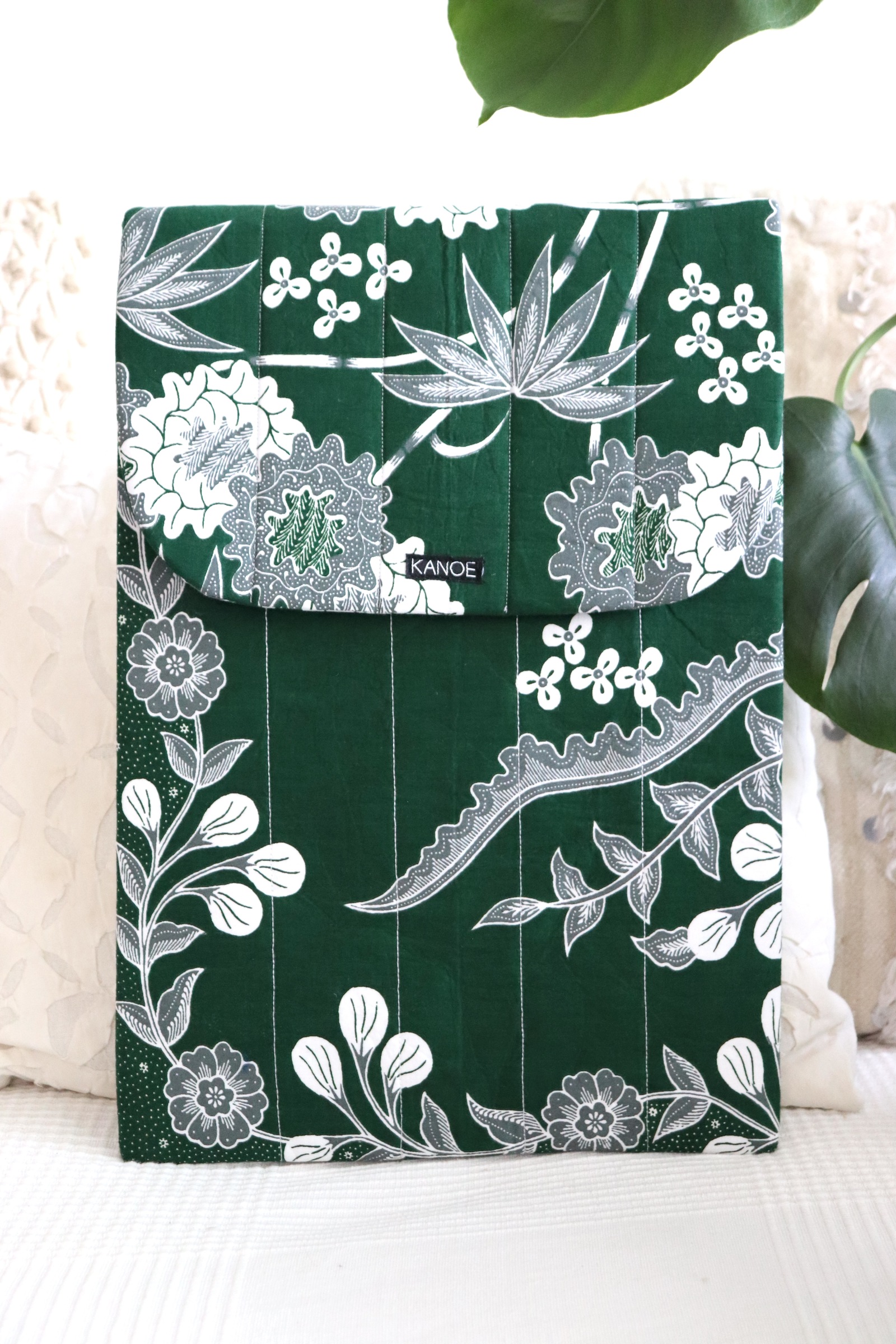 Batik Laptop Bag - MintyFrost 
