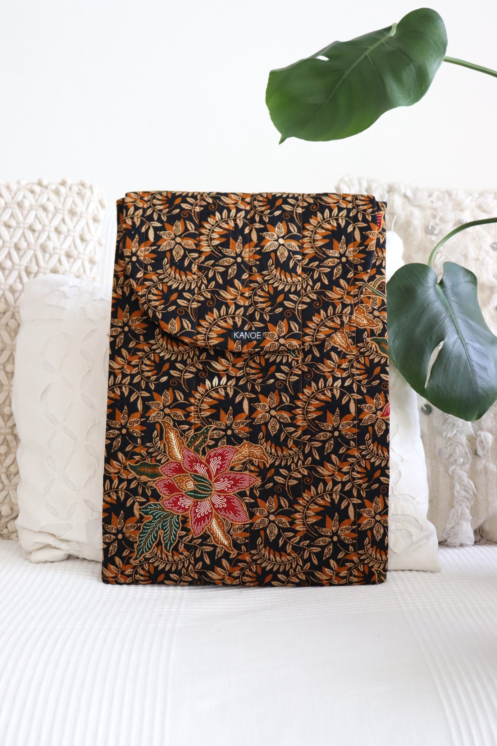 Batik Laptop Bag - BlackFrost Candy