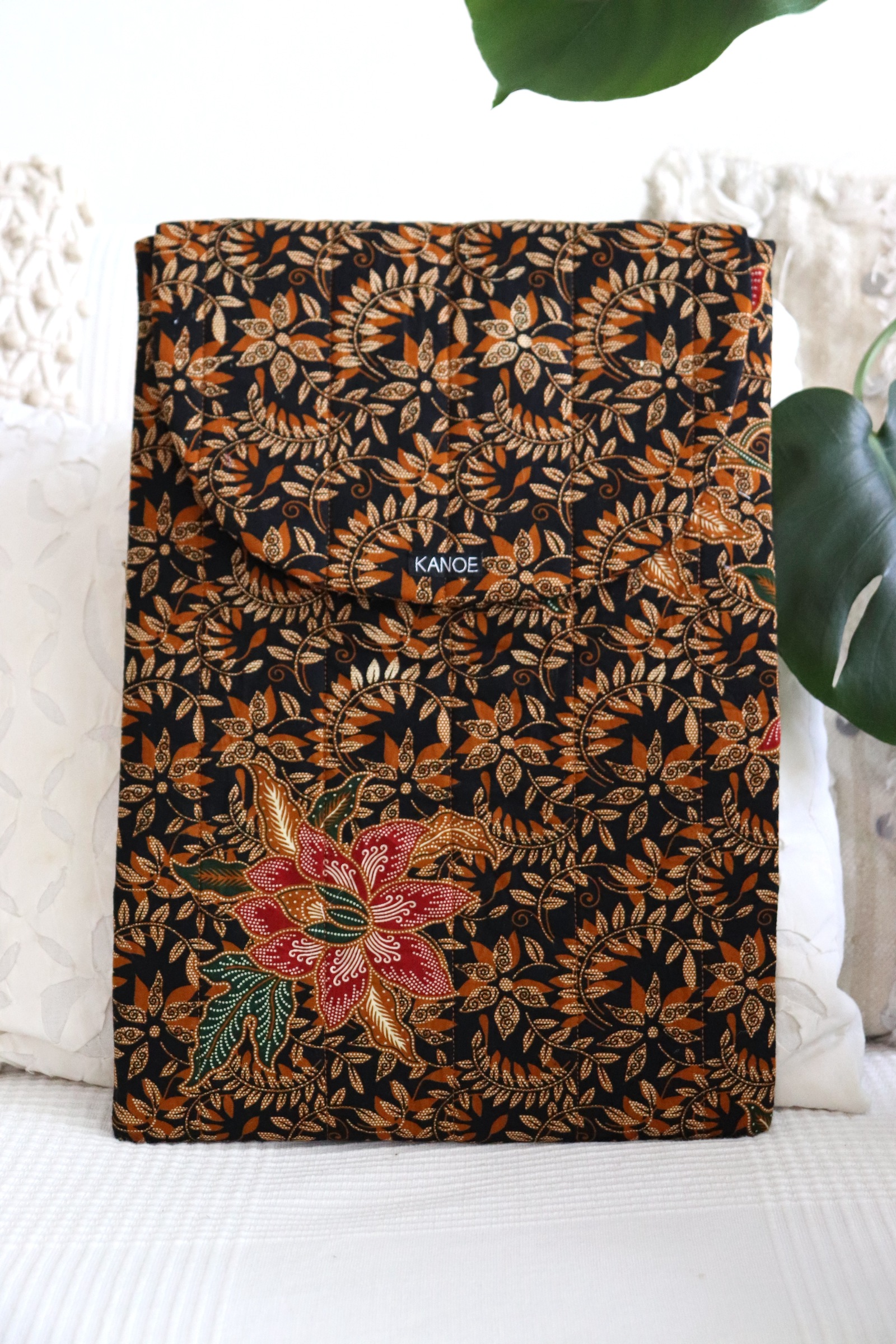 Batik Laptop Bag - BlackFrost Candy