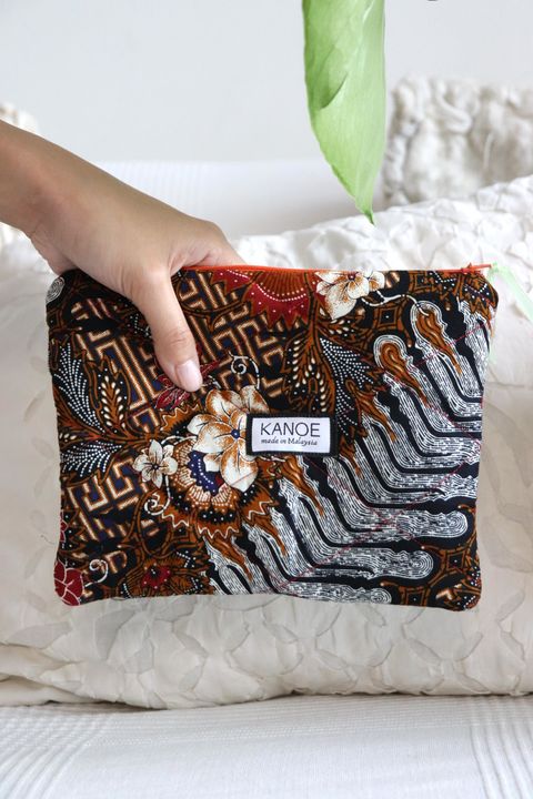 Qulited-Batik-Pouch-18