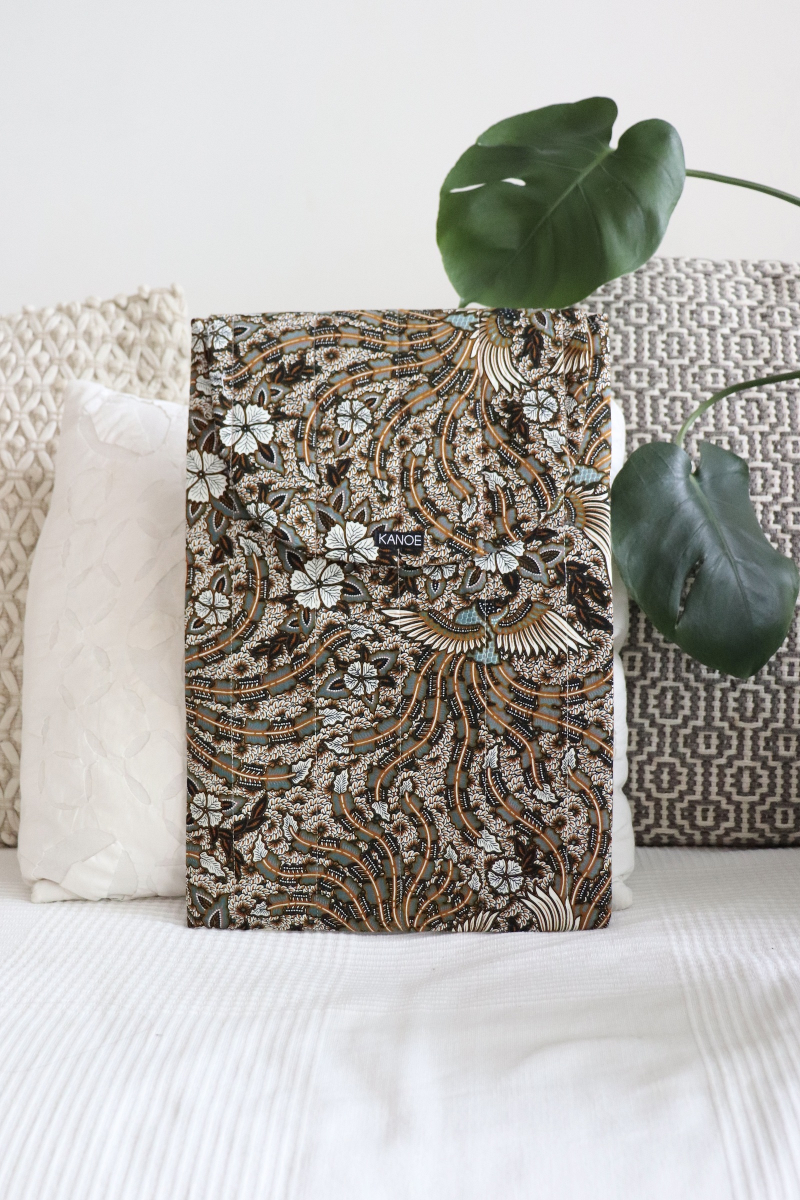 Batik Laptop Bag - White Chocolate