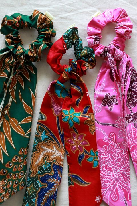 Batik-Scrunchies-w-ribbon-set-of-3-28