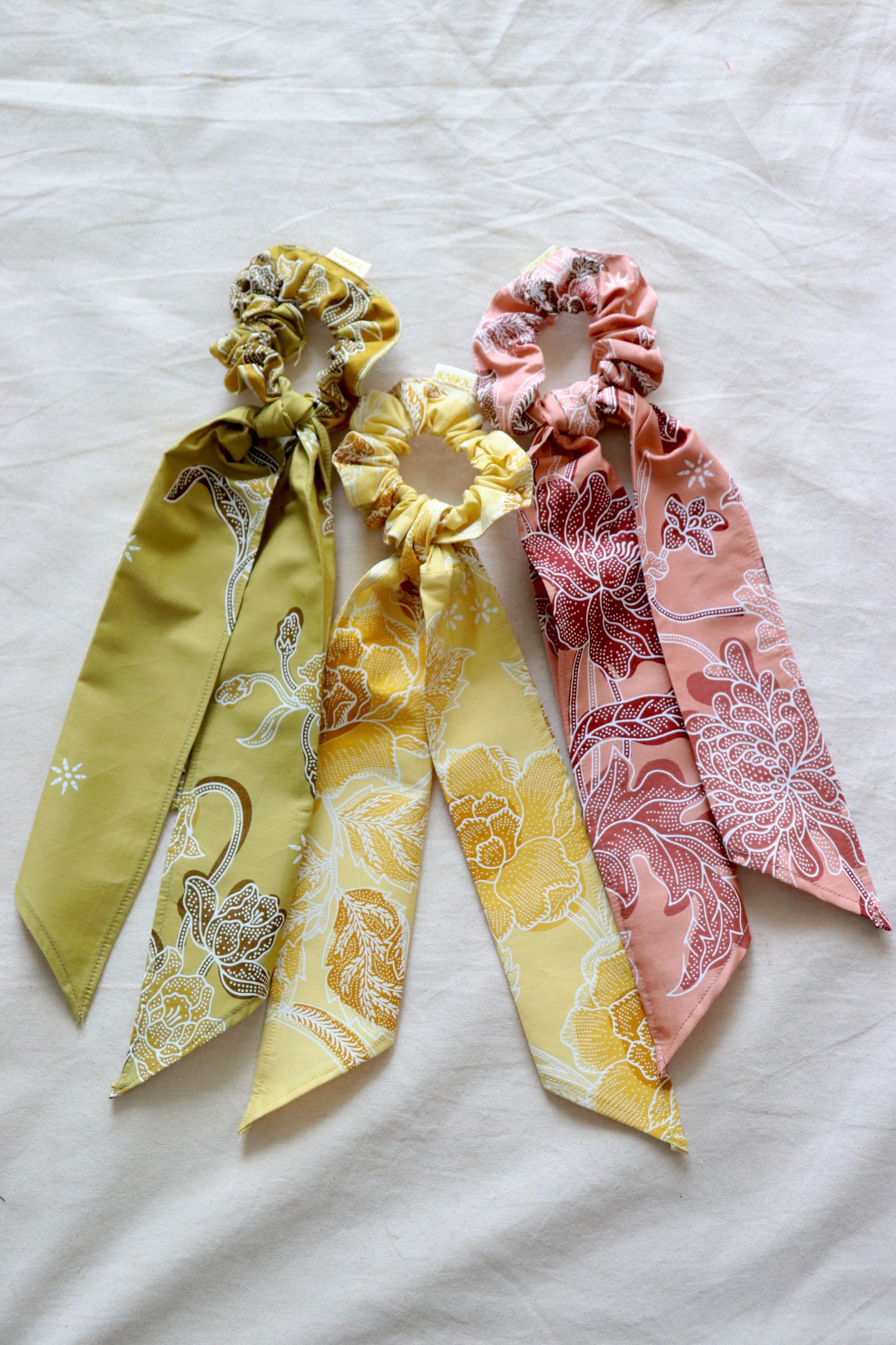 Batik Scrunchie w/ Ribbon [Set of 3] - Melon Crush
