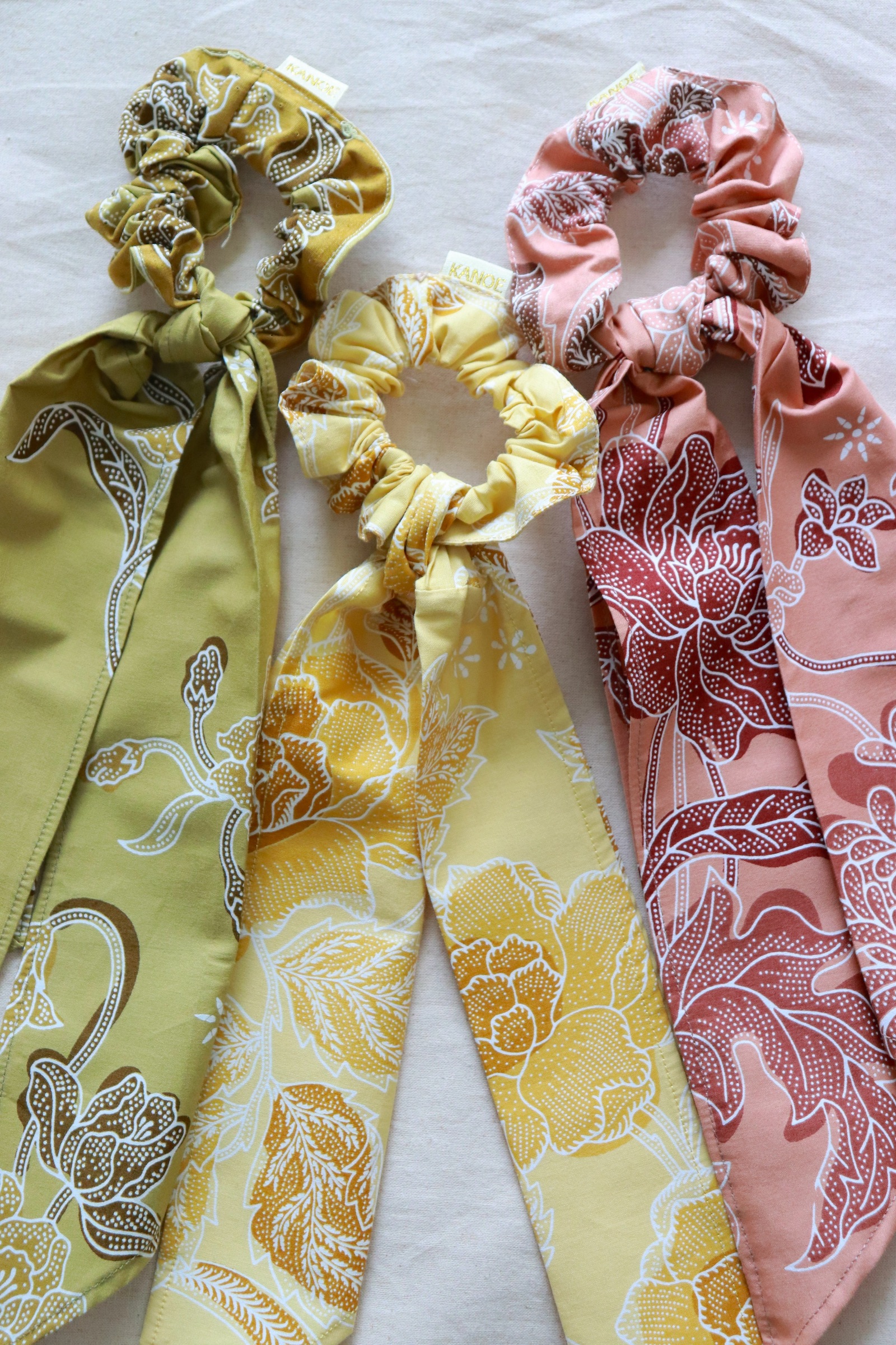 Batik Scrunchie w/ Ribbon [Set of 3] - Melon Crush