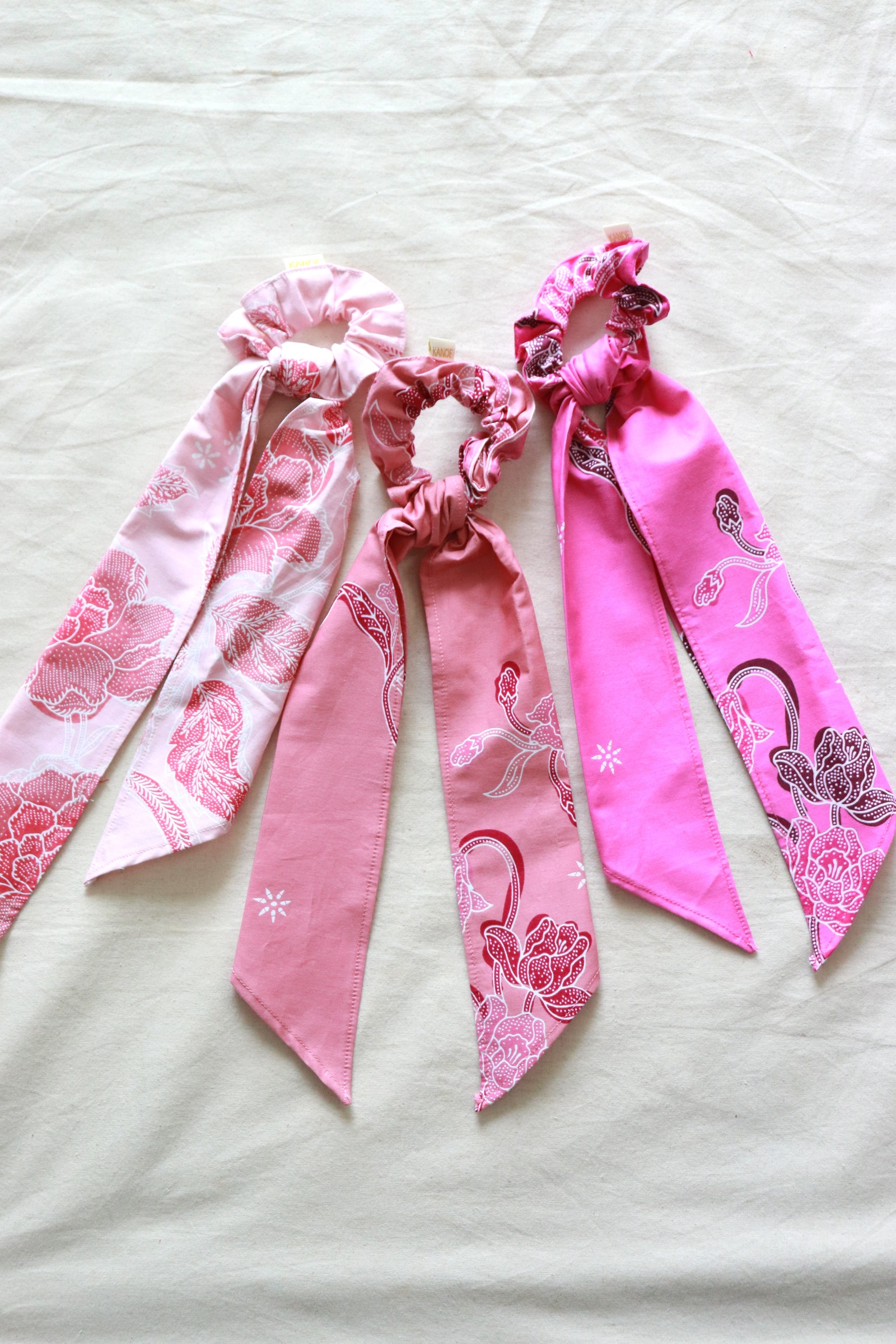 Batik Scrunchie w/ Ribbon [Set of 3] - Peony Kisses