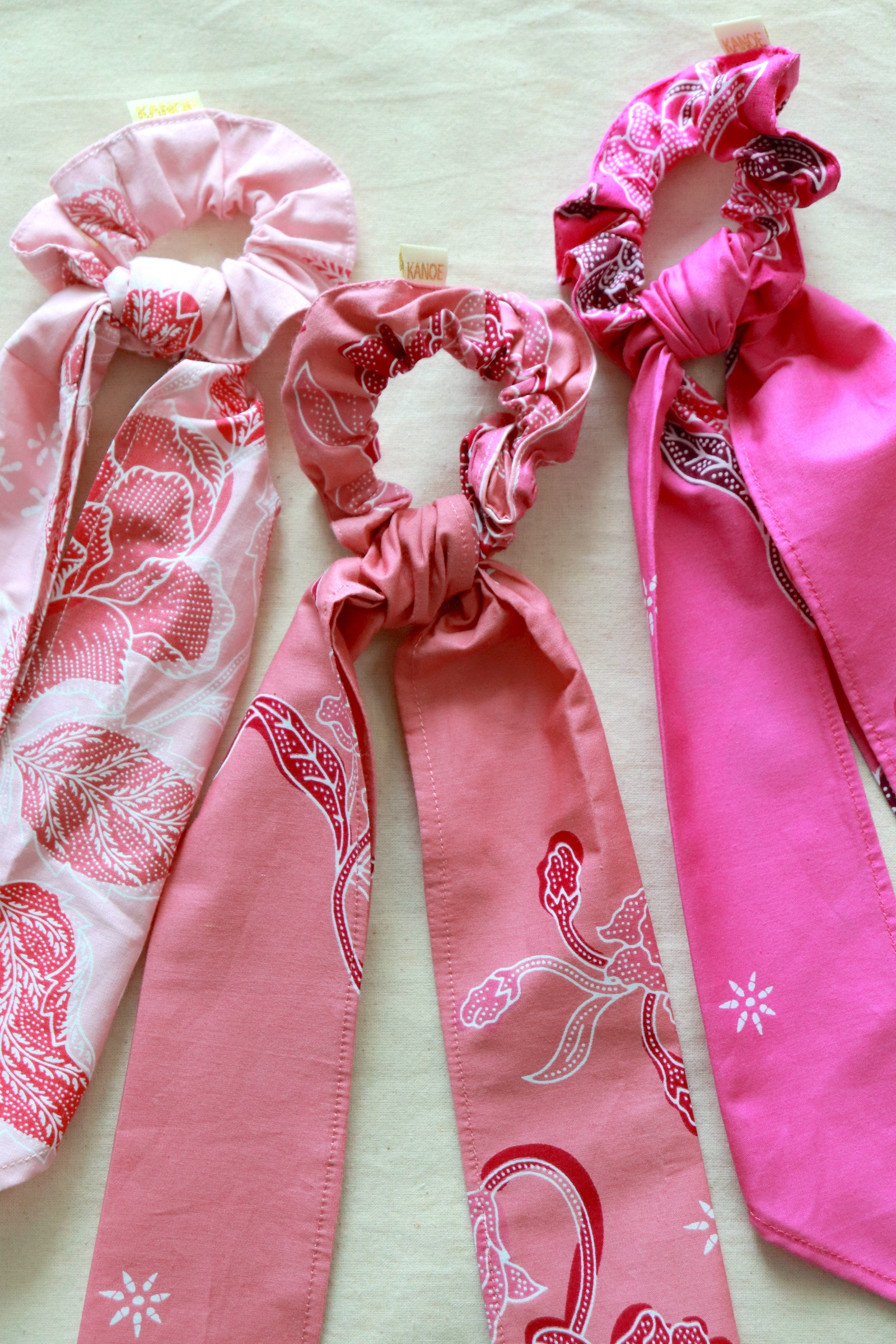 Batik Scrunchie w/ Ribbon [Set of 3] - Peony Kisses