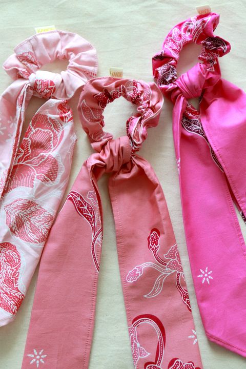 Batik-Scrunchies-w-ribbon-set-of-3-38