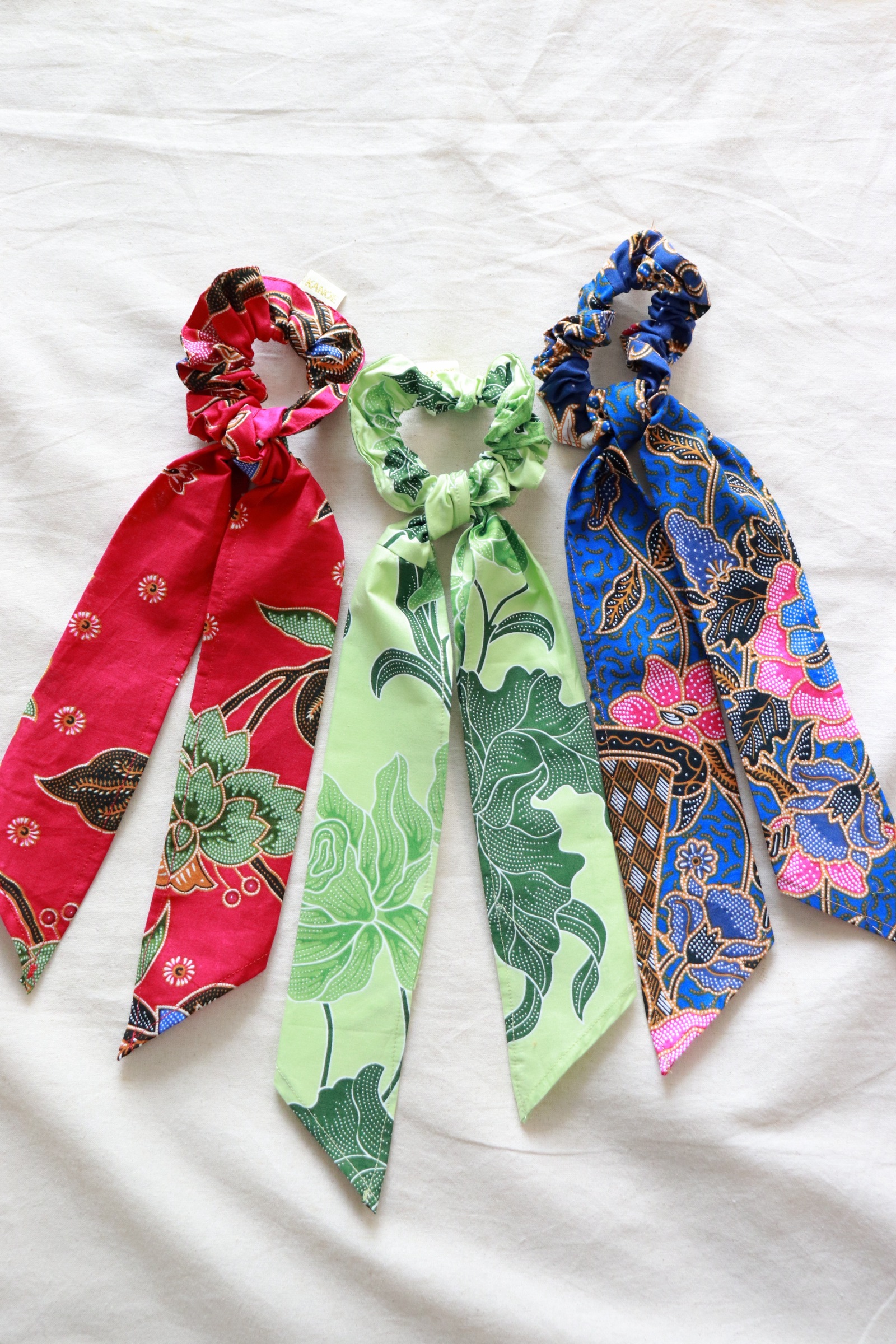 Batik Scrunchie w/ Ribbon [Set of 3] - Rose Vine