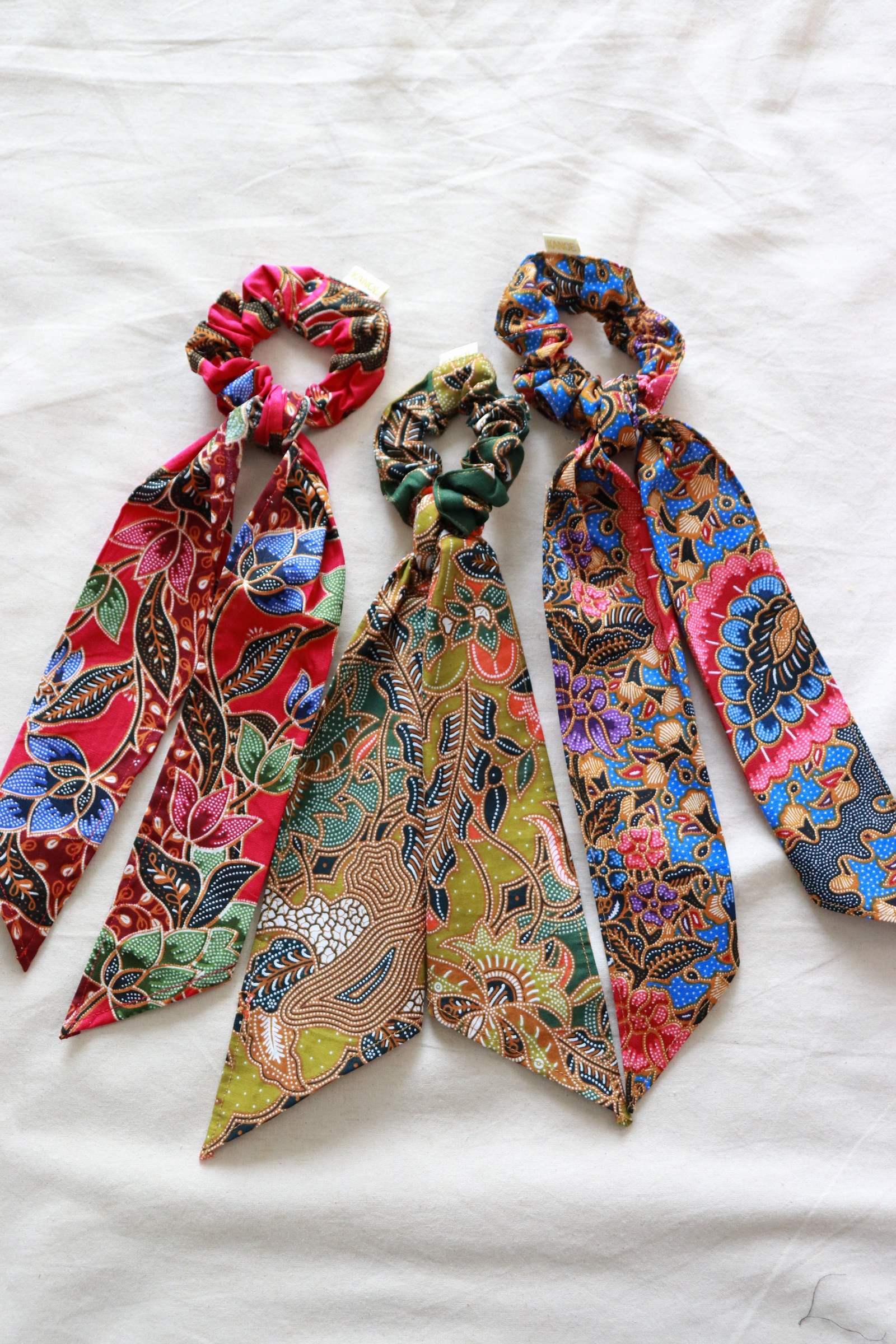 Batik Scrunchie w/ Ribbon [Set of 3] - Zinnias