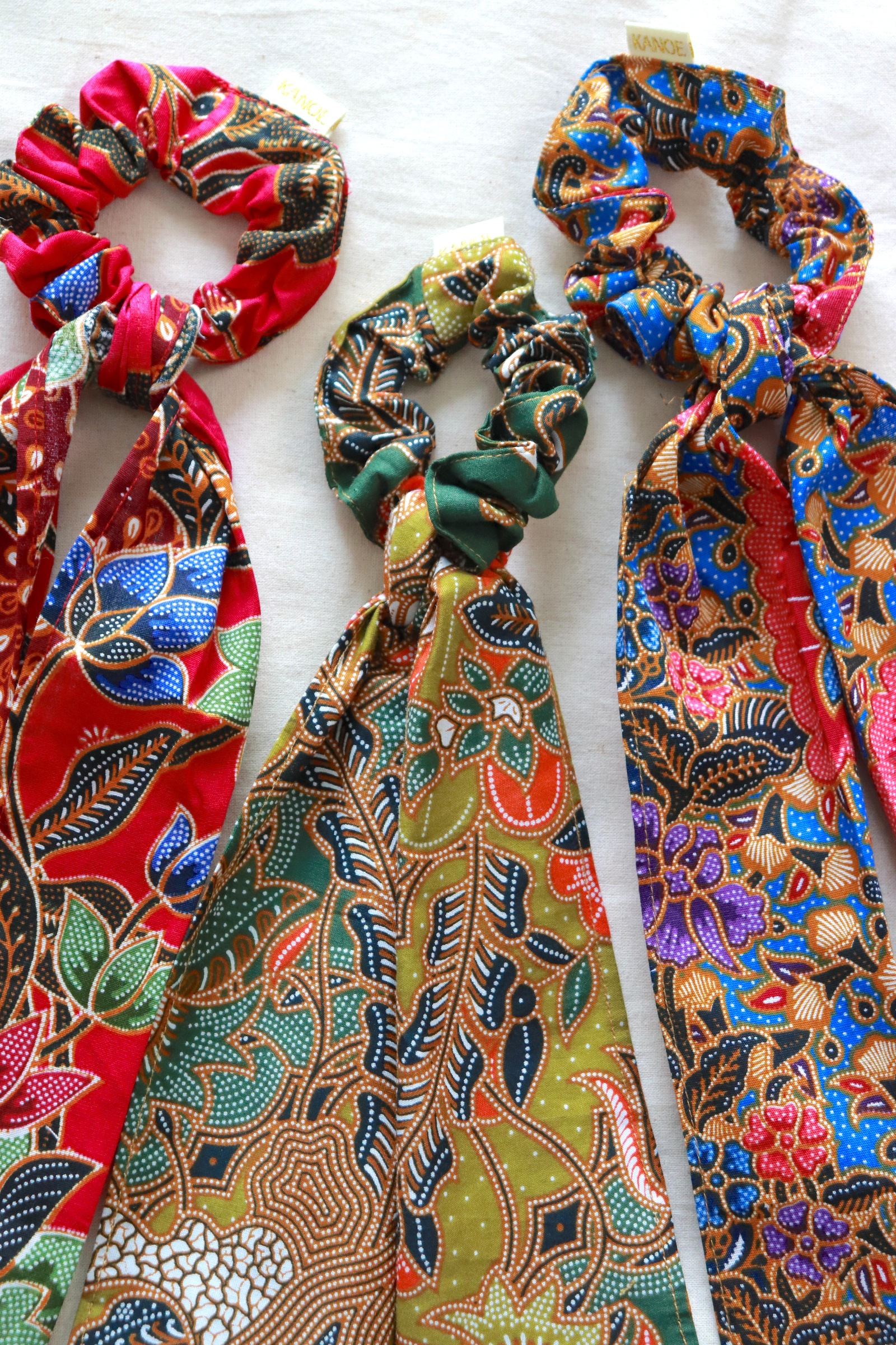 Batik Scrunchie w/ Ribbon [Set of 3] - Zinnias