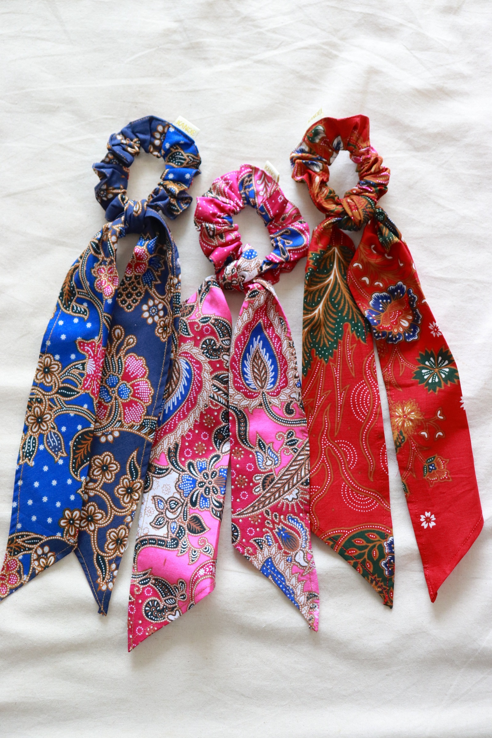 Batik Scrunchie w/ Ribbon [Set of 3] - Camellia