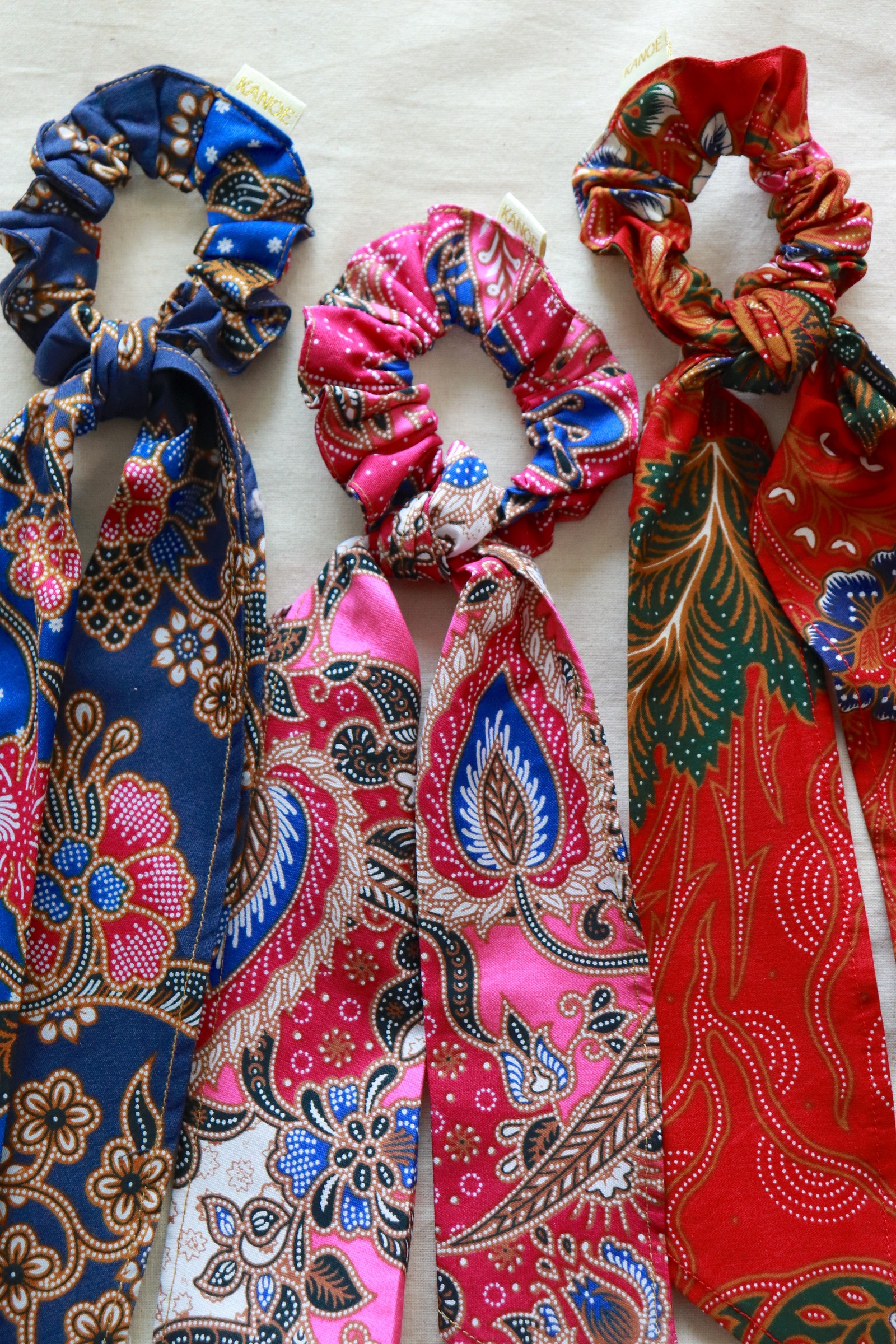 Batik Scrunchie w/ Ribbon [Set of 3] - Camellia
