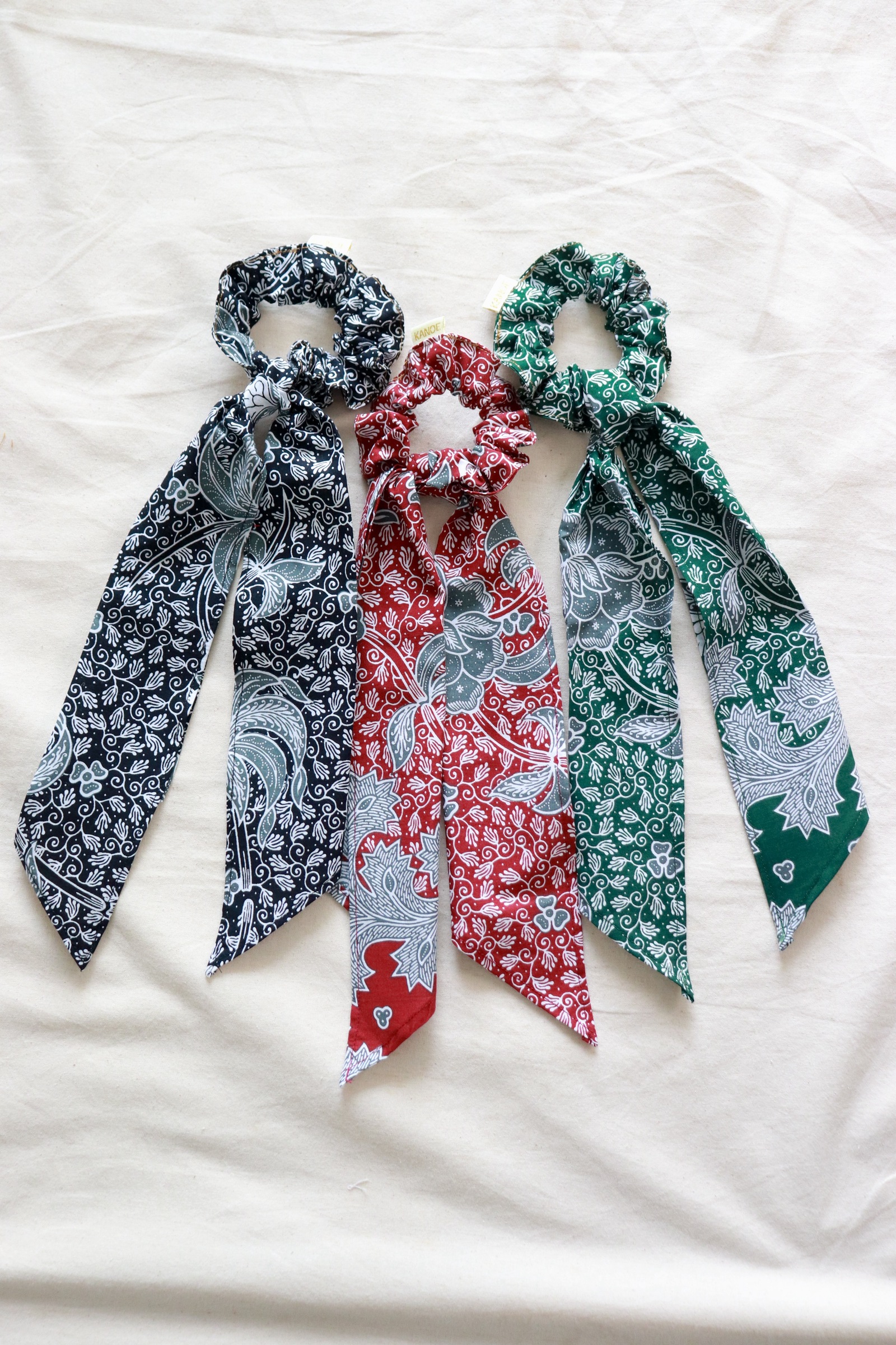Batik Scrunchie w/ Ribbon [Set of 3] - Blackberry Ivy