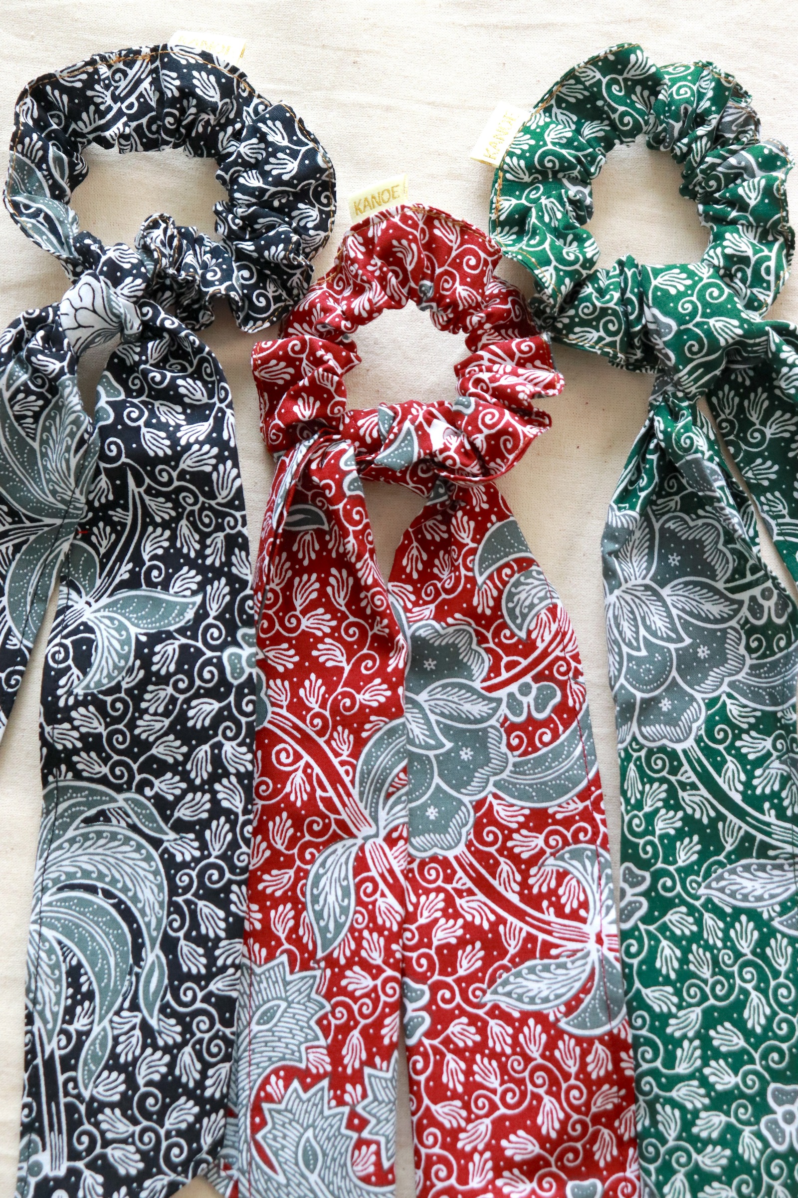 Batik Scrunchie w/ Ribbon [Set of 3] - Blackberry Ivy