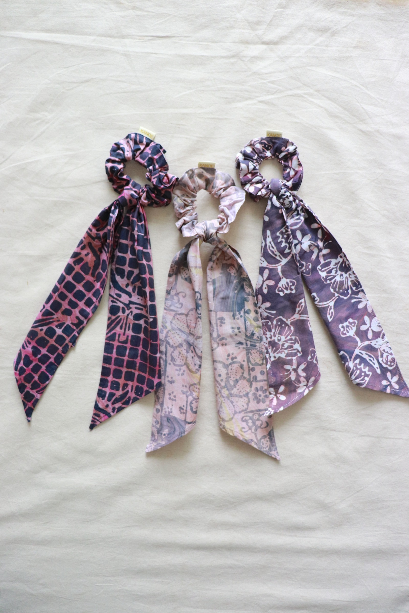 Batik Scrunchie w/ Ribbon [Set of 3] - Wisteria Waters [ Handmade ]
