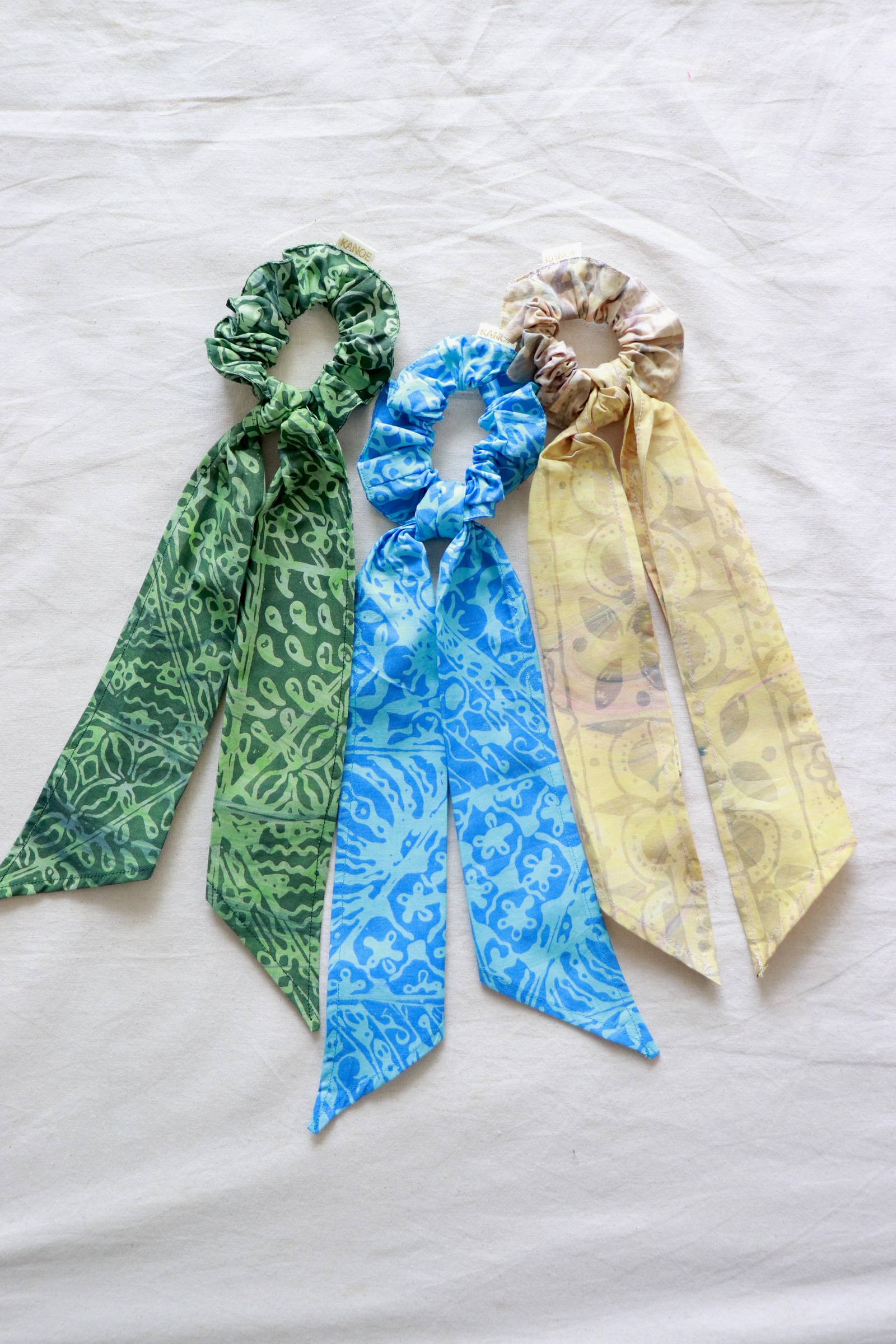 Batik Scrunchie w/ Ribbon [Set of 3] - Mariana Tide [ Handmade ]