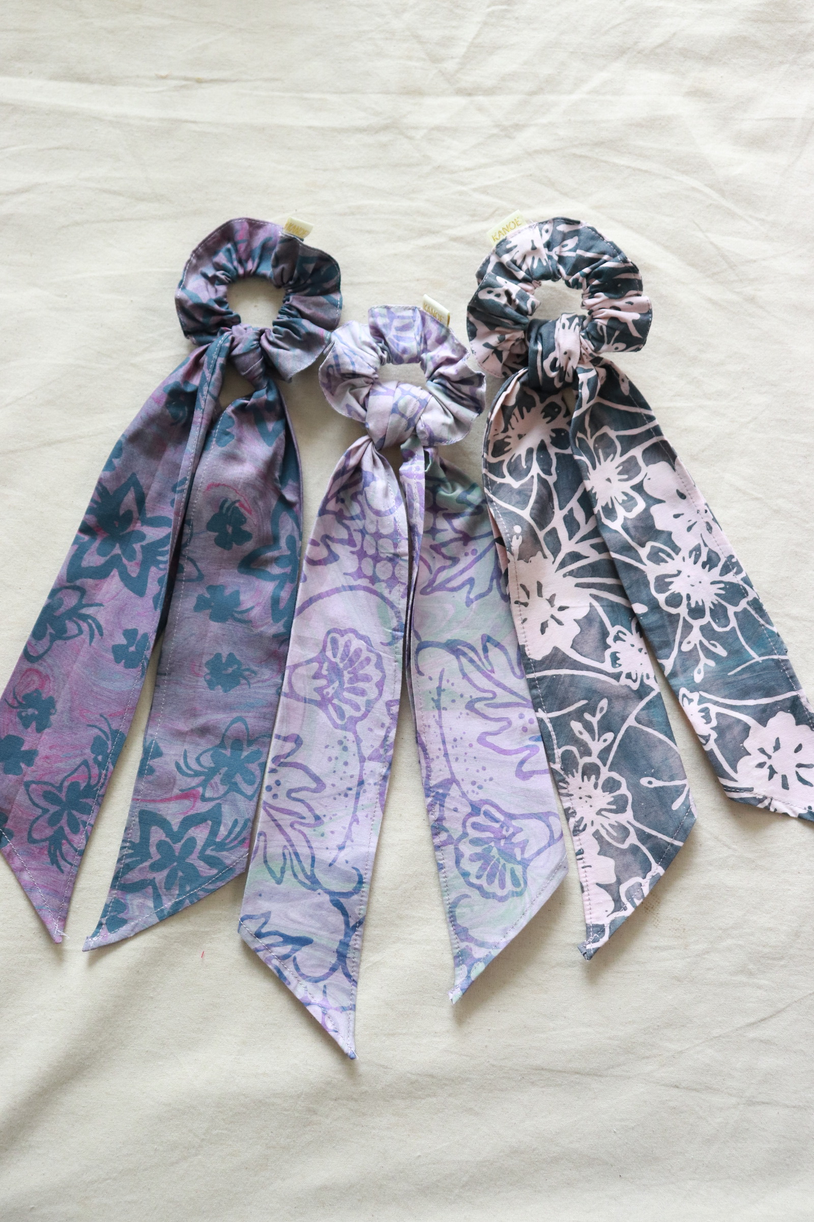 Batik Scrunchie w/ Ribbon [Set of 3] - Iris Springs [ Handmade ]