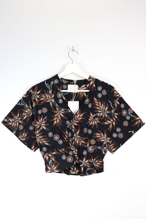 Twisted-Front-Top-w:-Mandarin-Collar-9