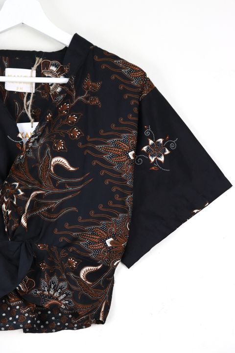 Twisted-Front-Top-w:-Mandarin-Collar-14