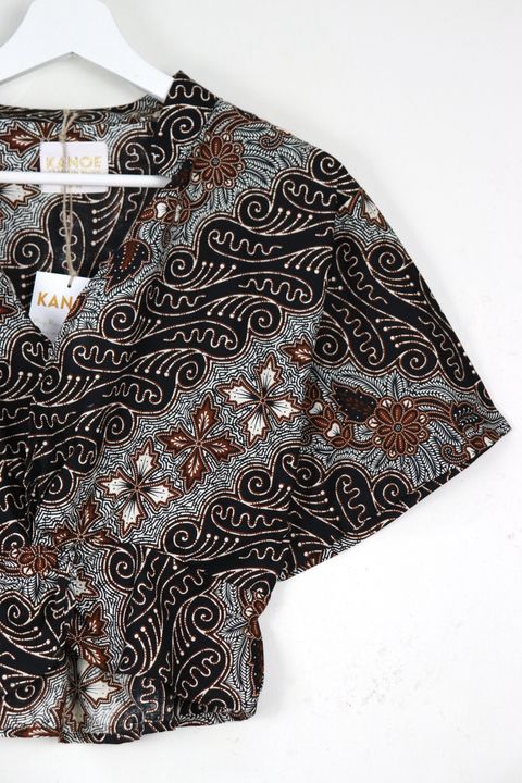 Twisted-Front-Top-w:-Mandarin-Collar-18