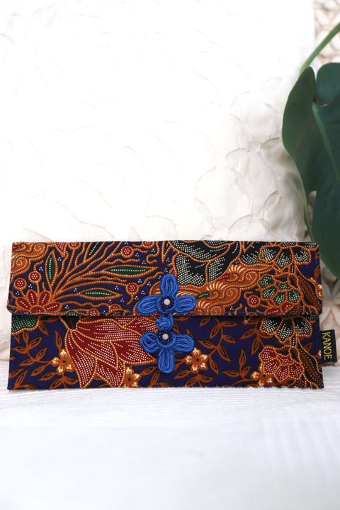 Batik-Envelope-w:-chinese-clasps-73