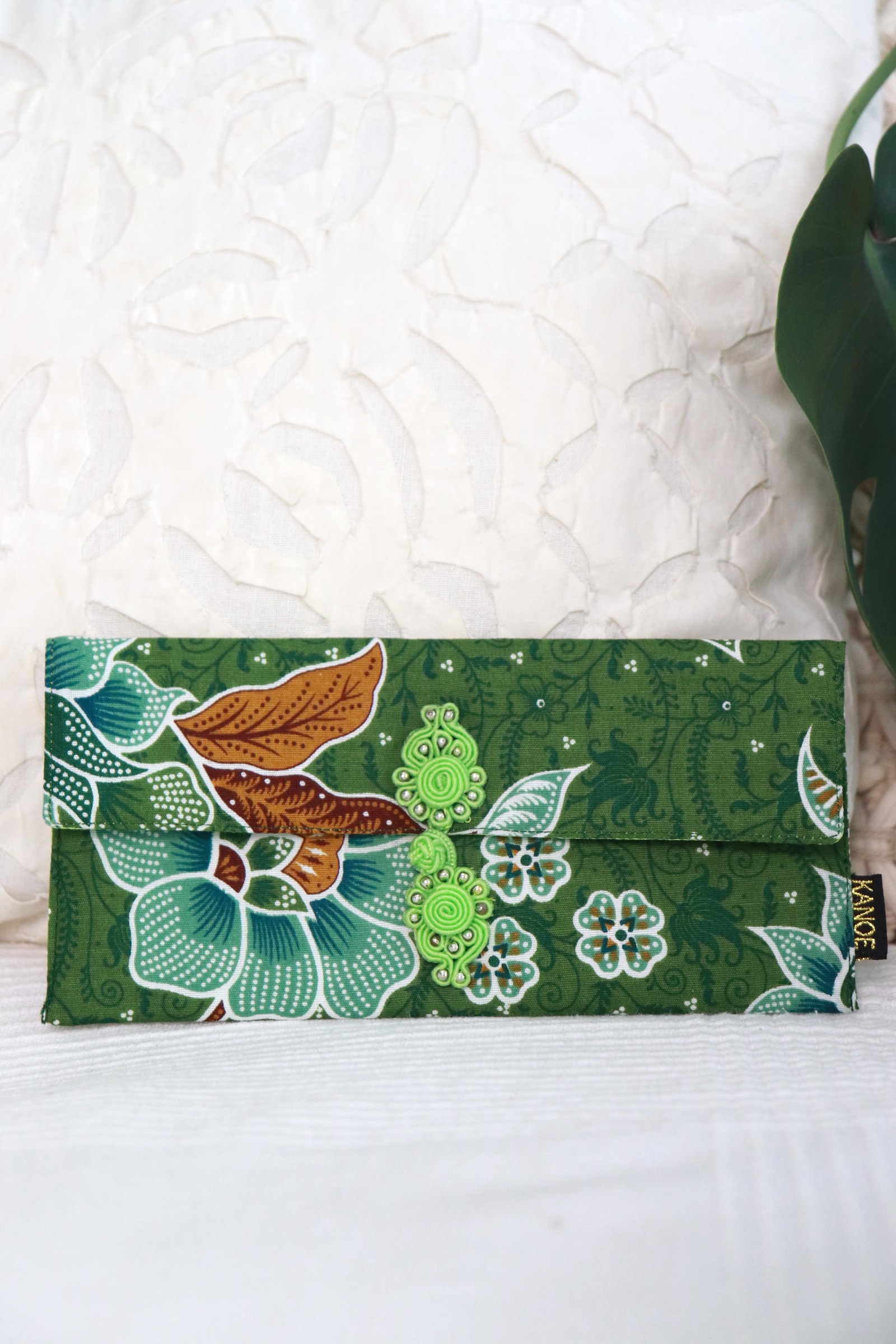Batik Envelope w/ Chinese Clasp - Ming Qing