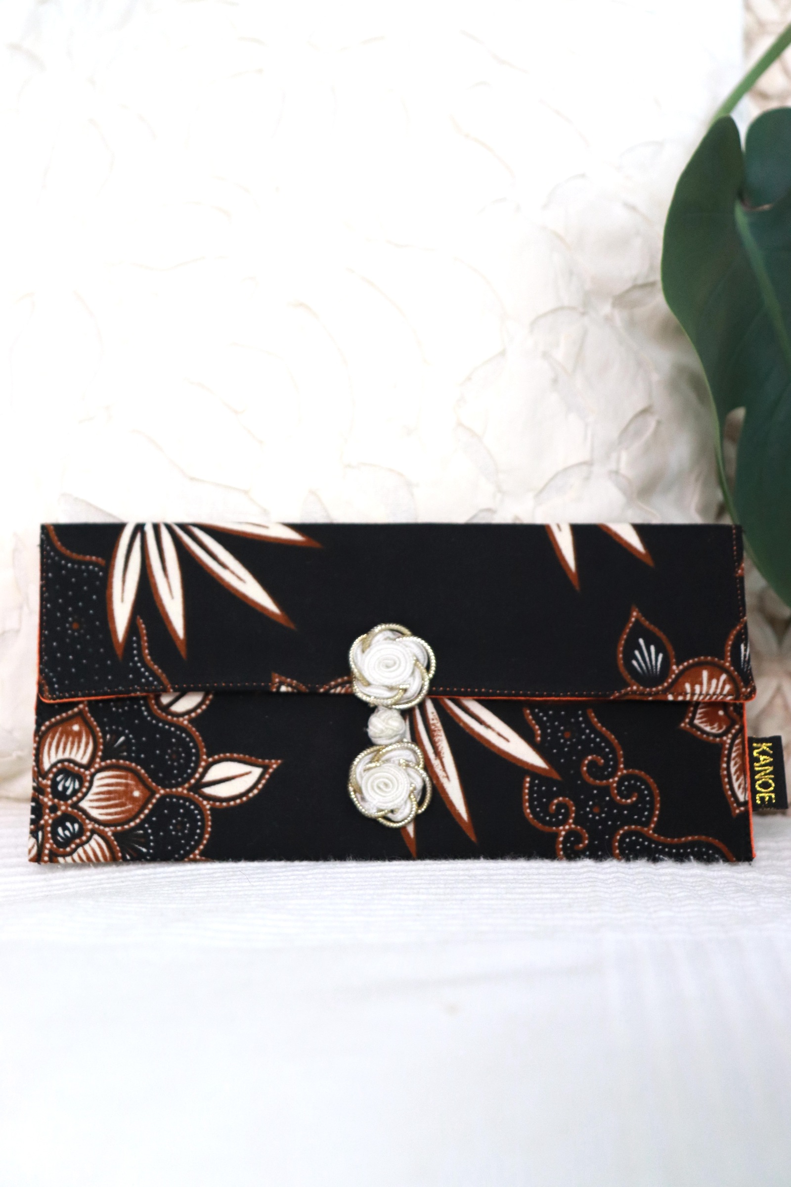 Batik Envelope w/ Chinese Clasp - Mei Qi