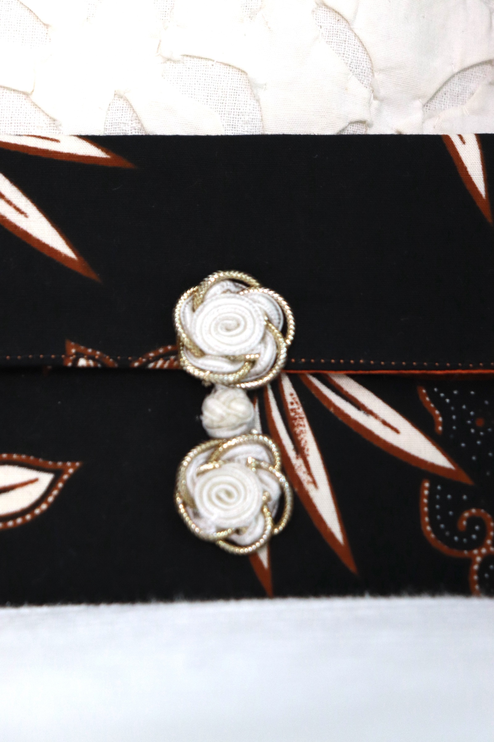 Batik Envelope w/ Chinese Clasp - Mei Qi