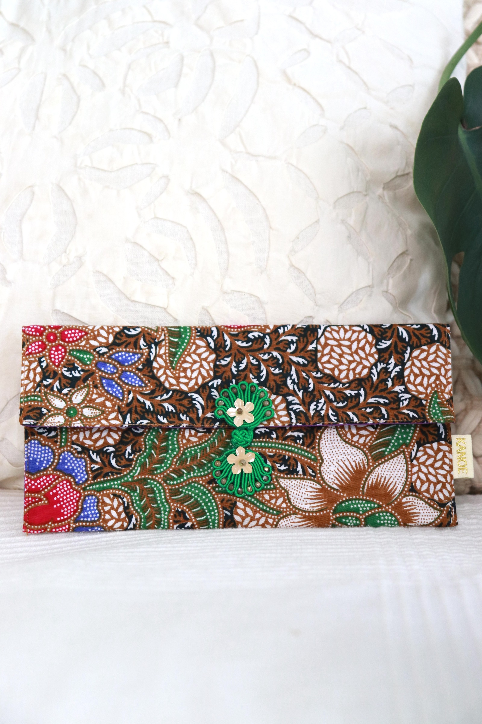 Batik Envelope w/ Chinese Clasp - Qing Lian 