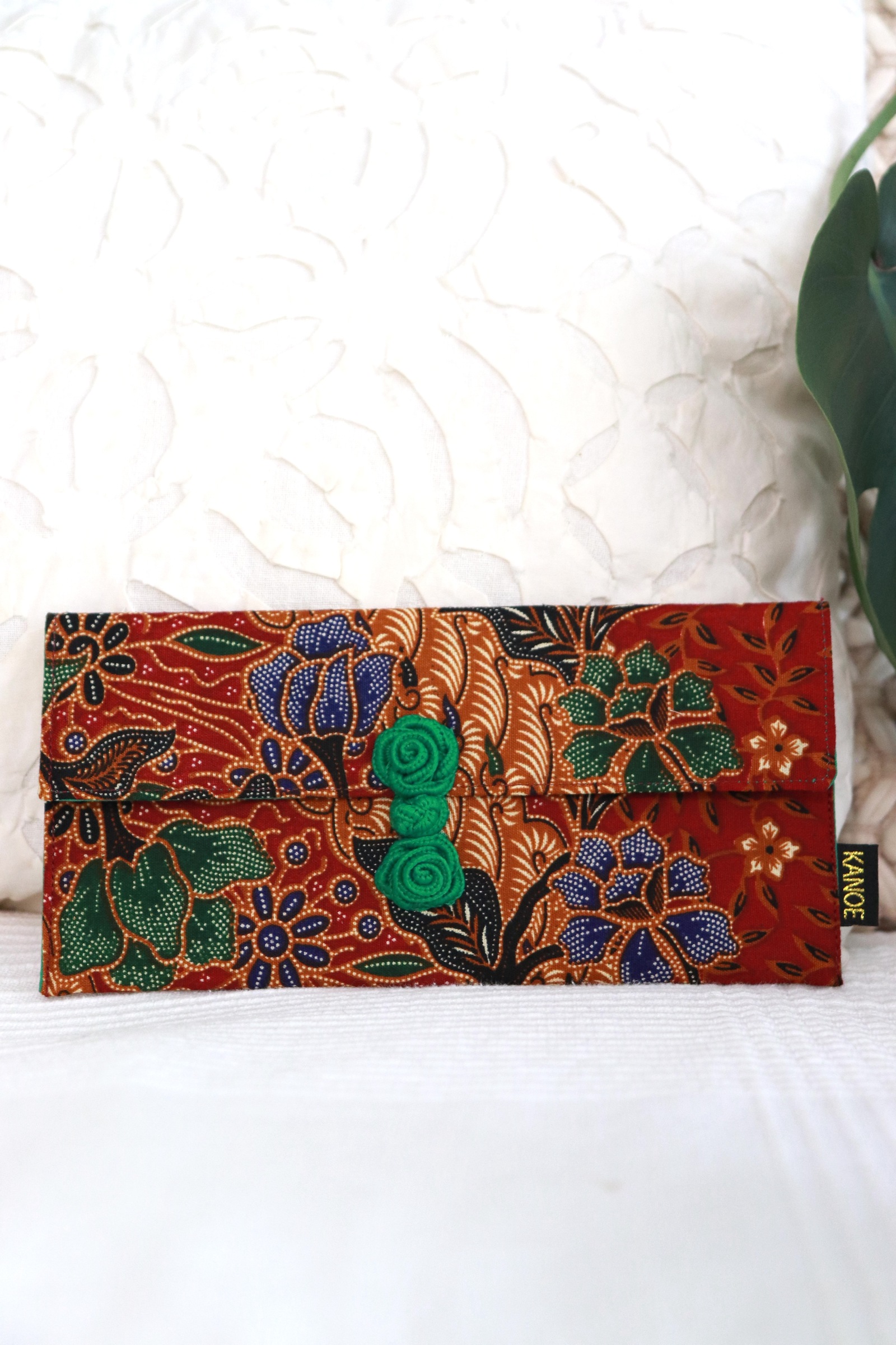  Batik Envelope w/ Chinese Clasp - Ling Hong