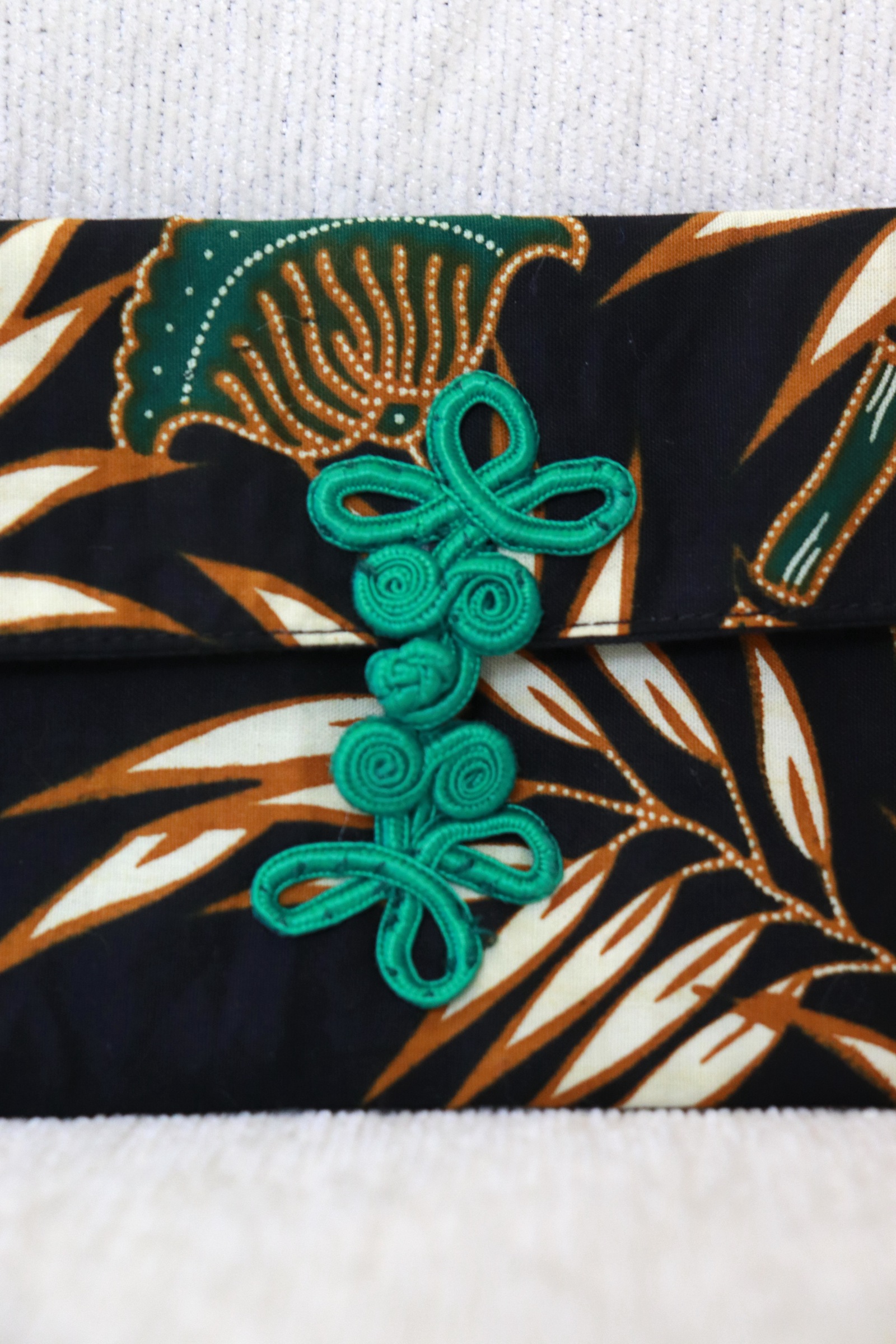  Batik Envelope w/ Chinese Clasp - Ashen Bao