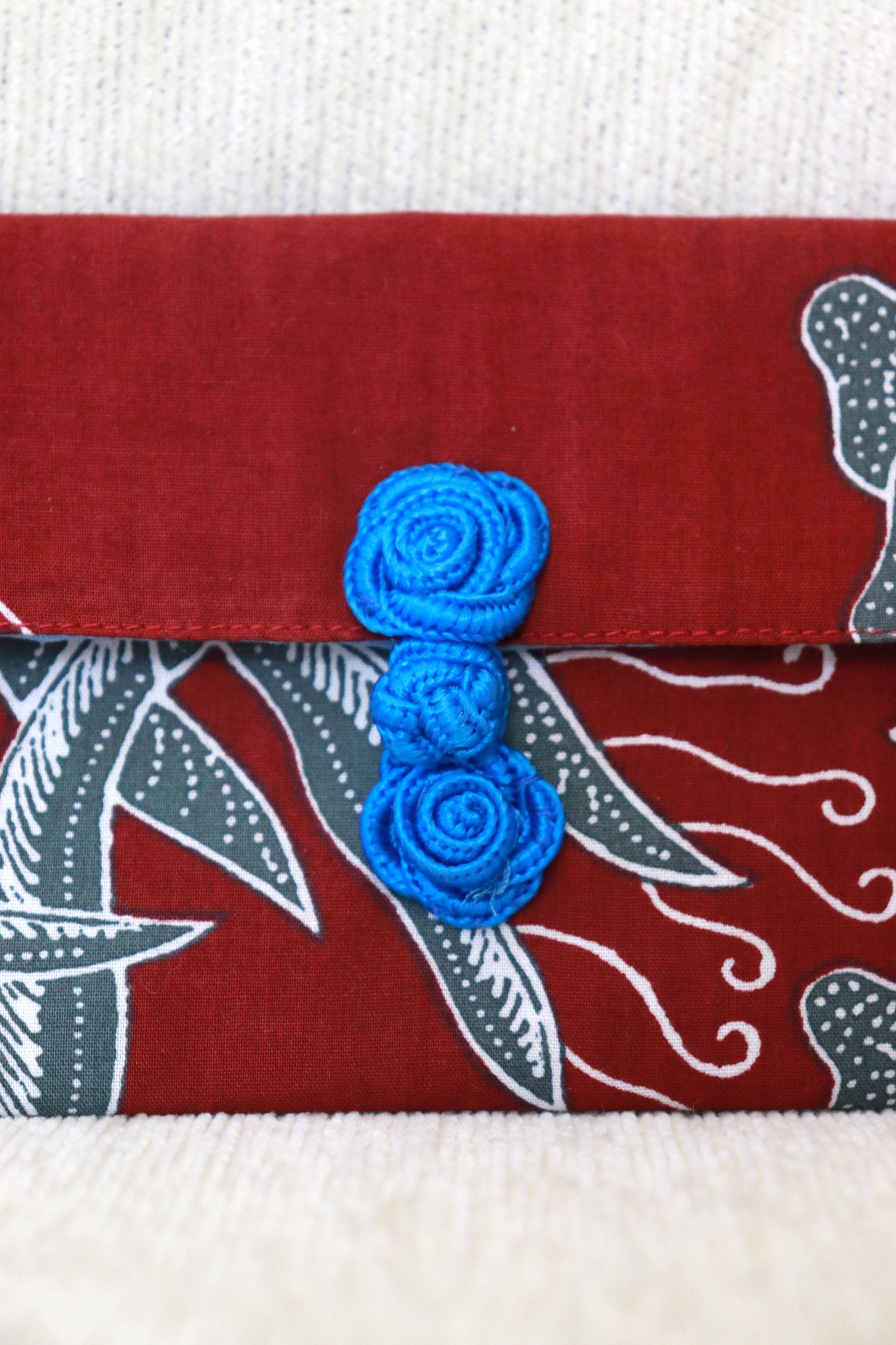  Batik Envelope w/ Chinese Clasp - Rose Qing 
