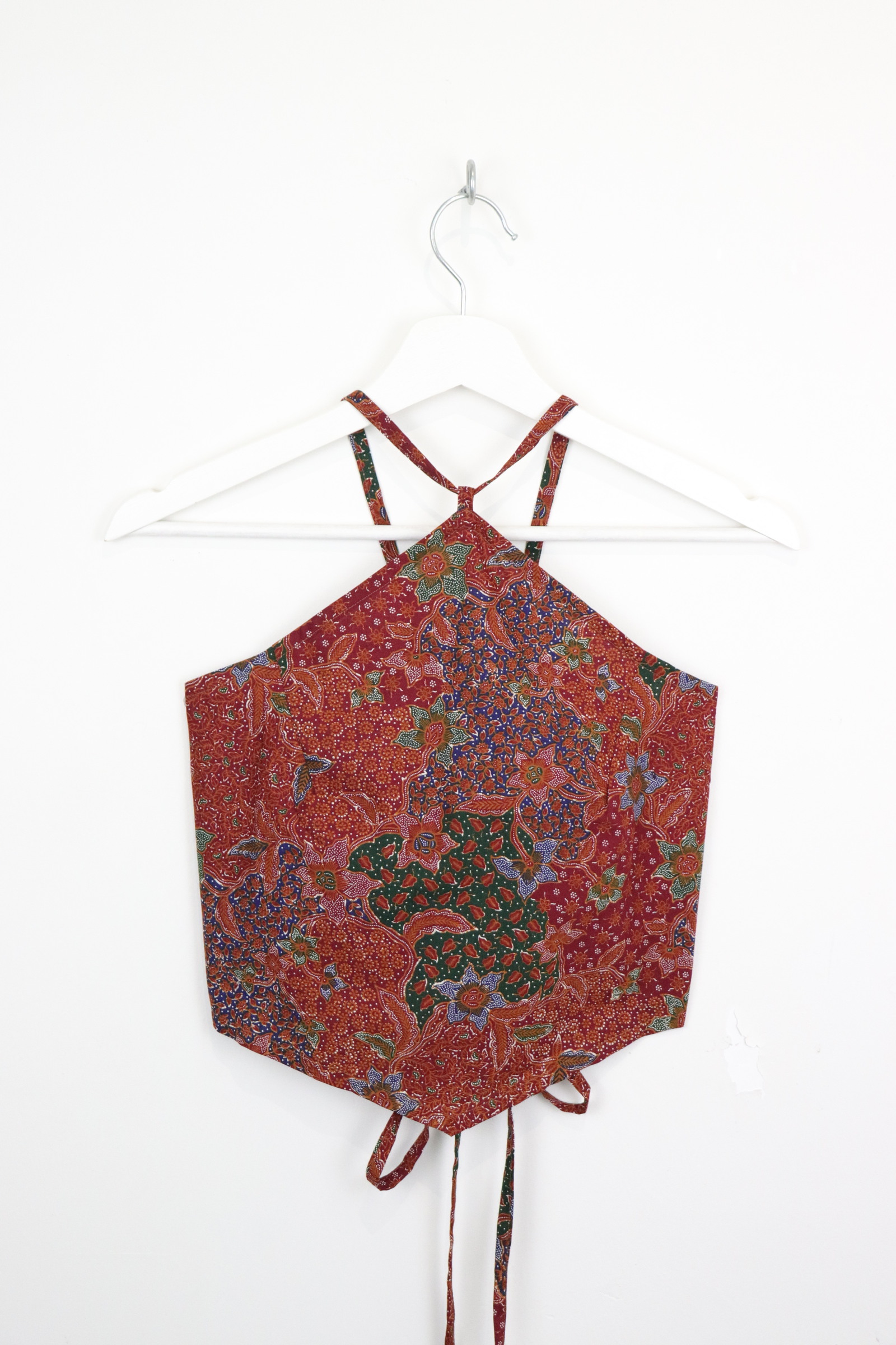 Diamond V Halter Top - Momoka