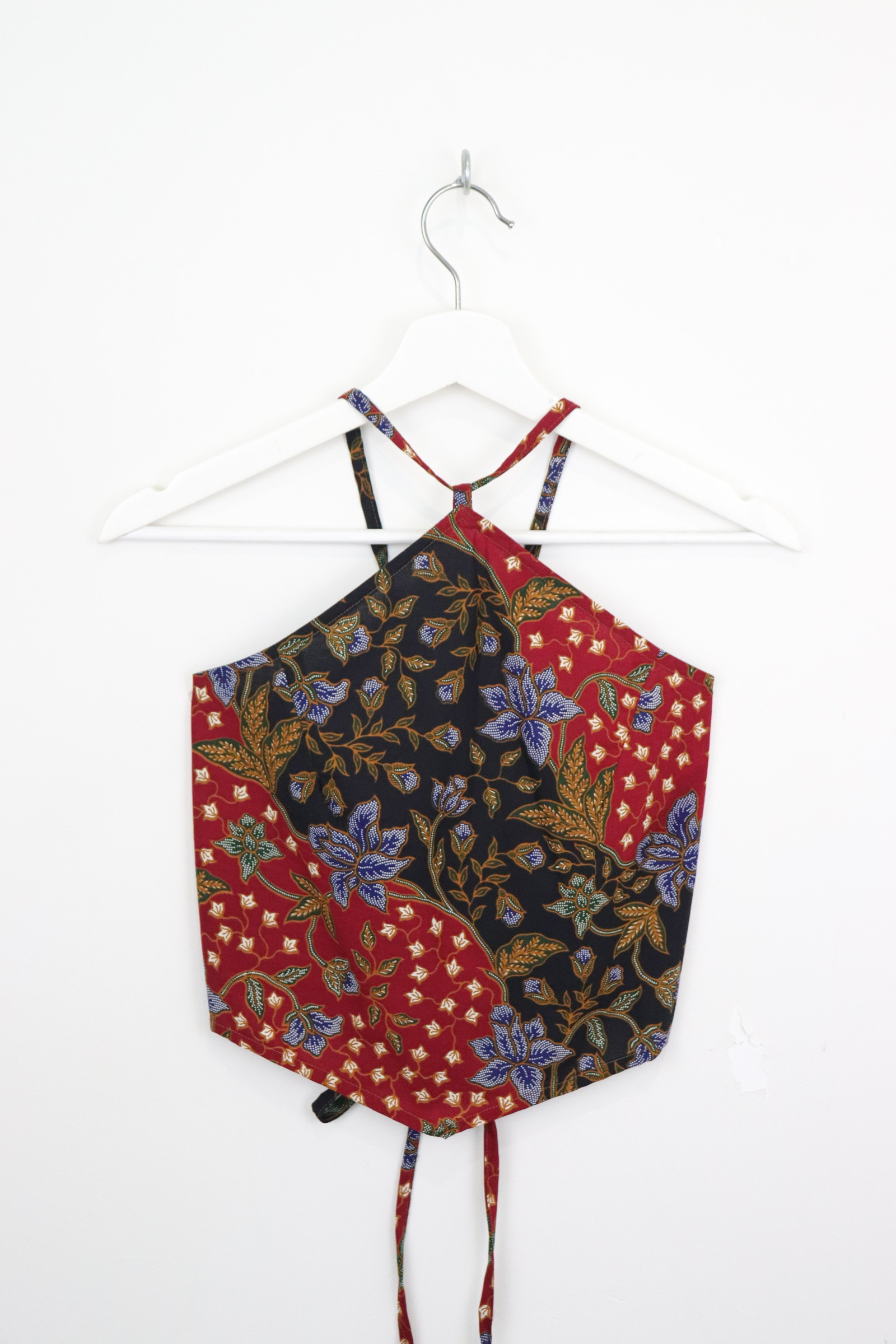 Diamond V Halter Top - Ayaka
