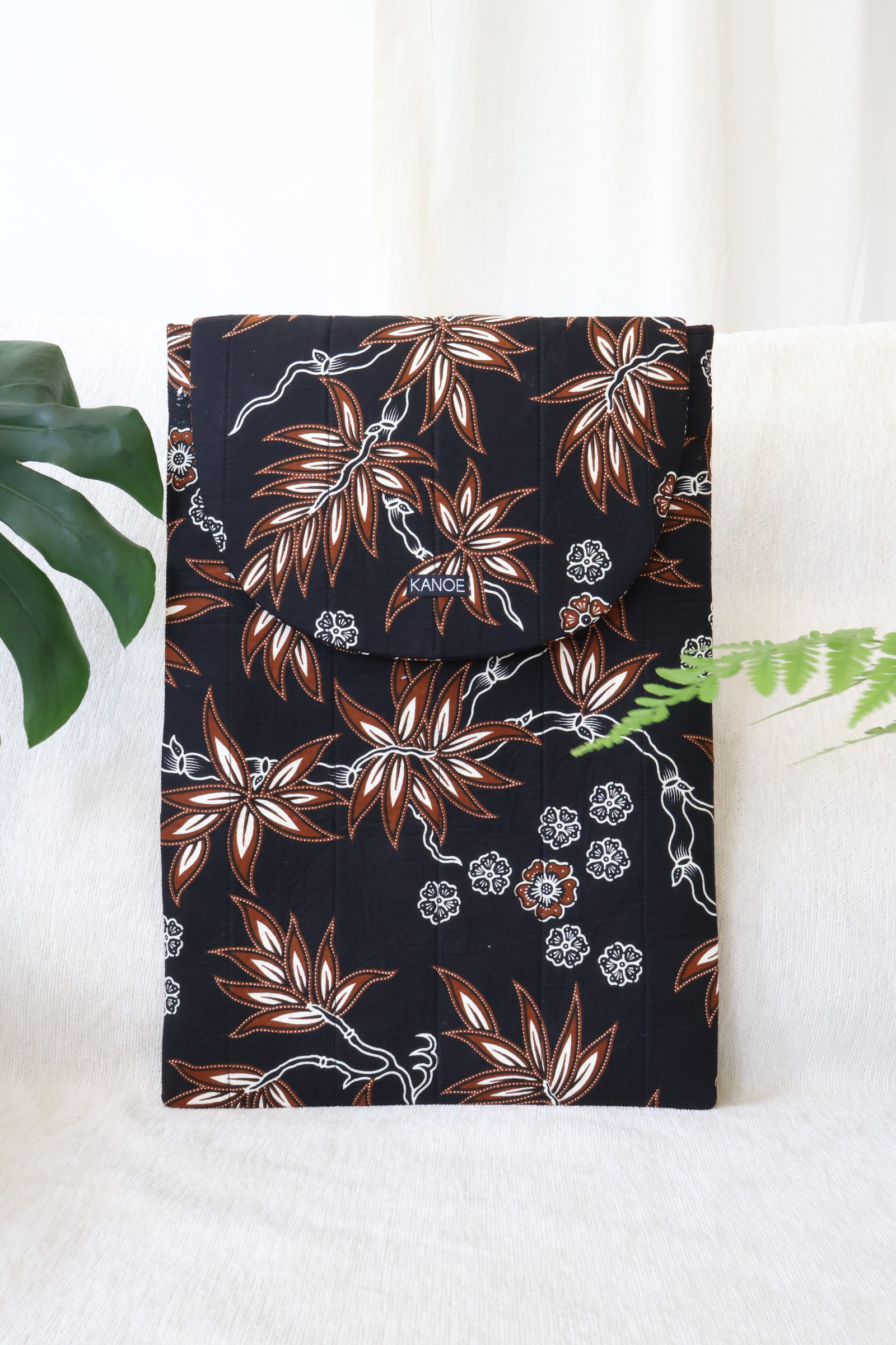 Batik Laptop Bag - Onyx Oasis