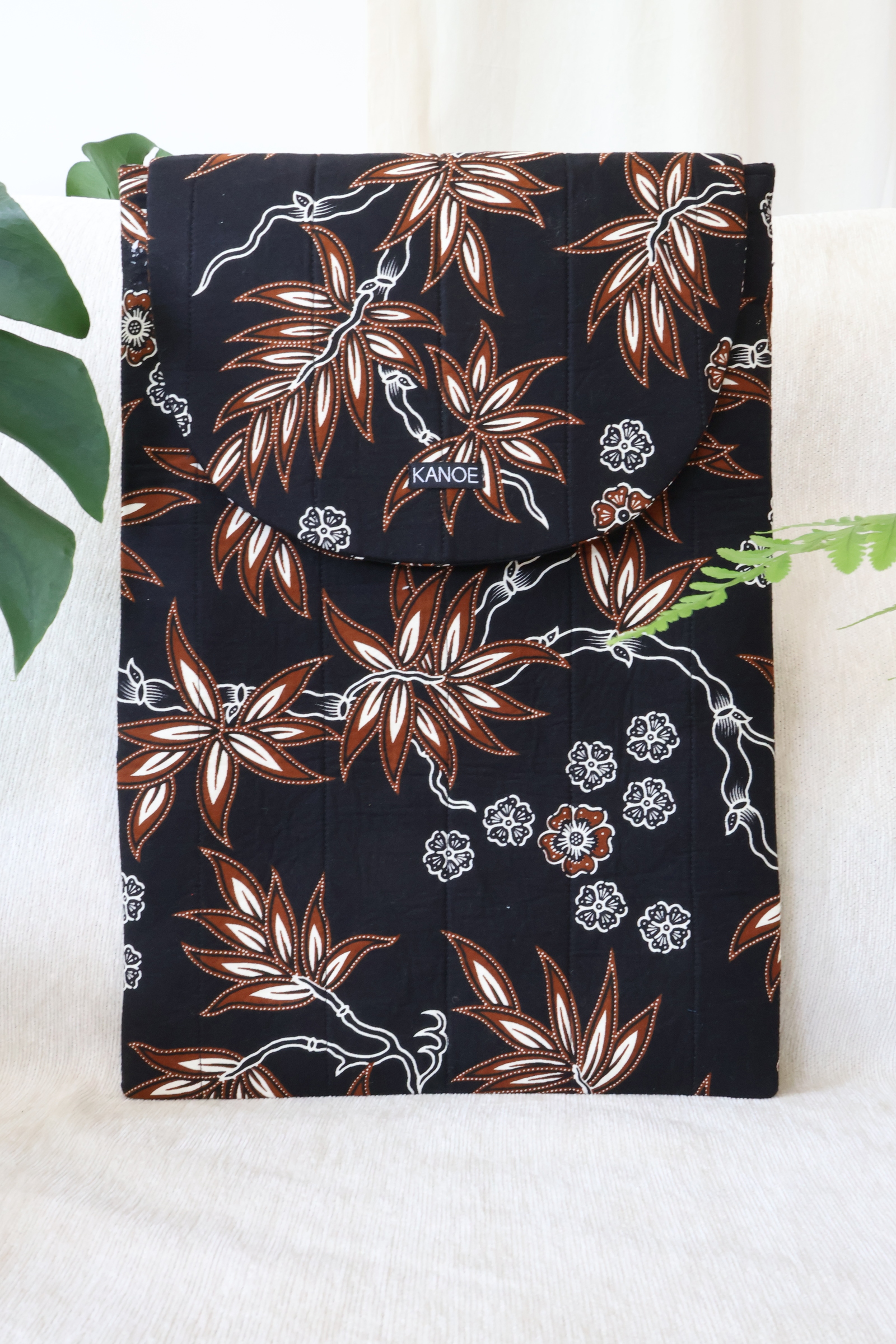 Batik Laptop Bag - Onyx Oasis