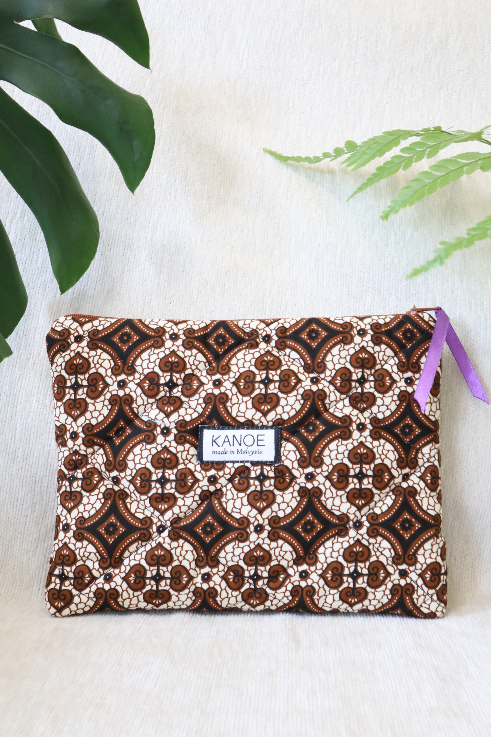 Quilted Batik Pouch - Cookie Cream