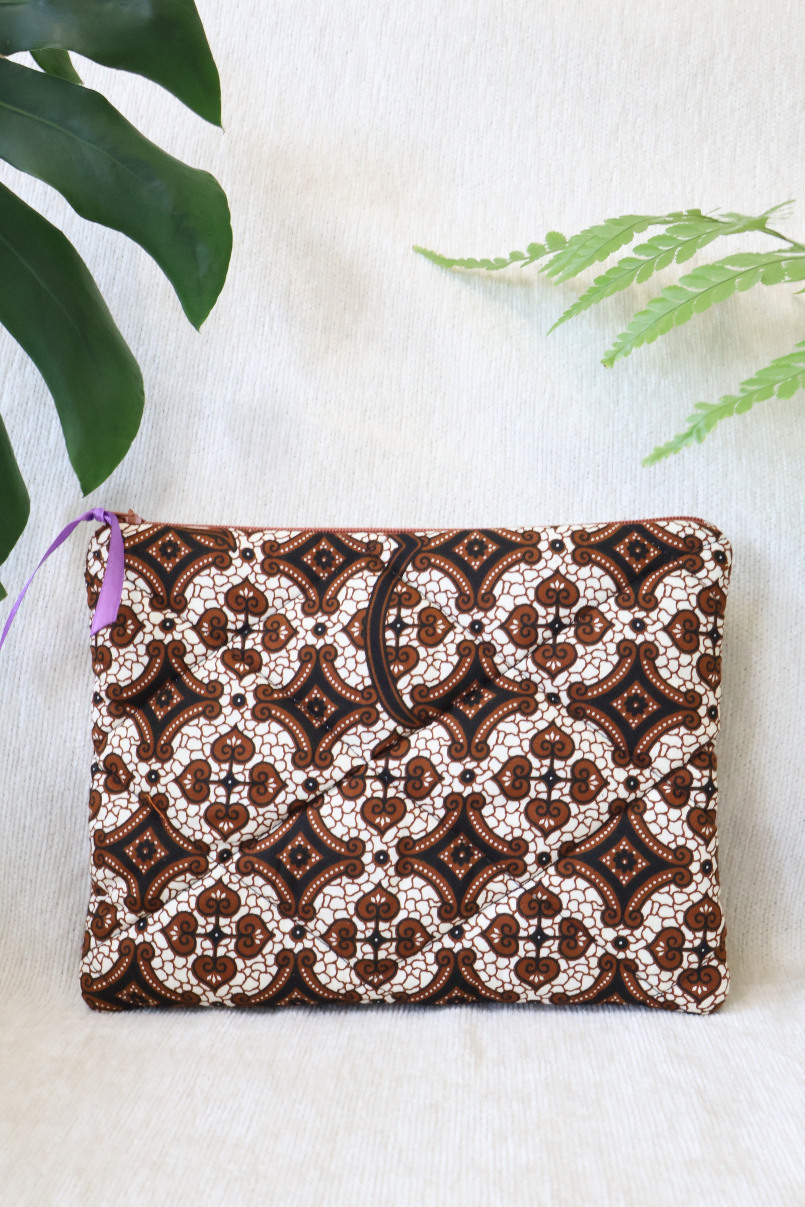 Quilted Batik Pouch - Cookie Cream