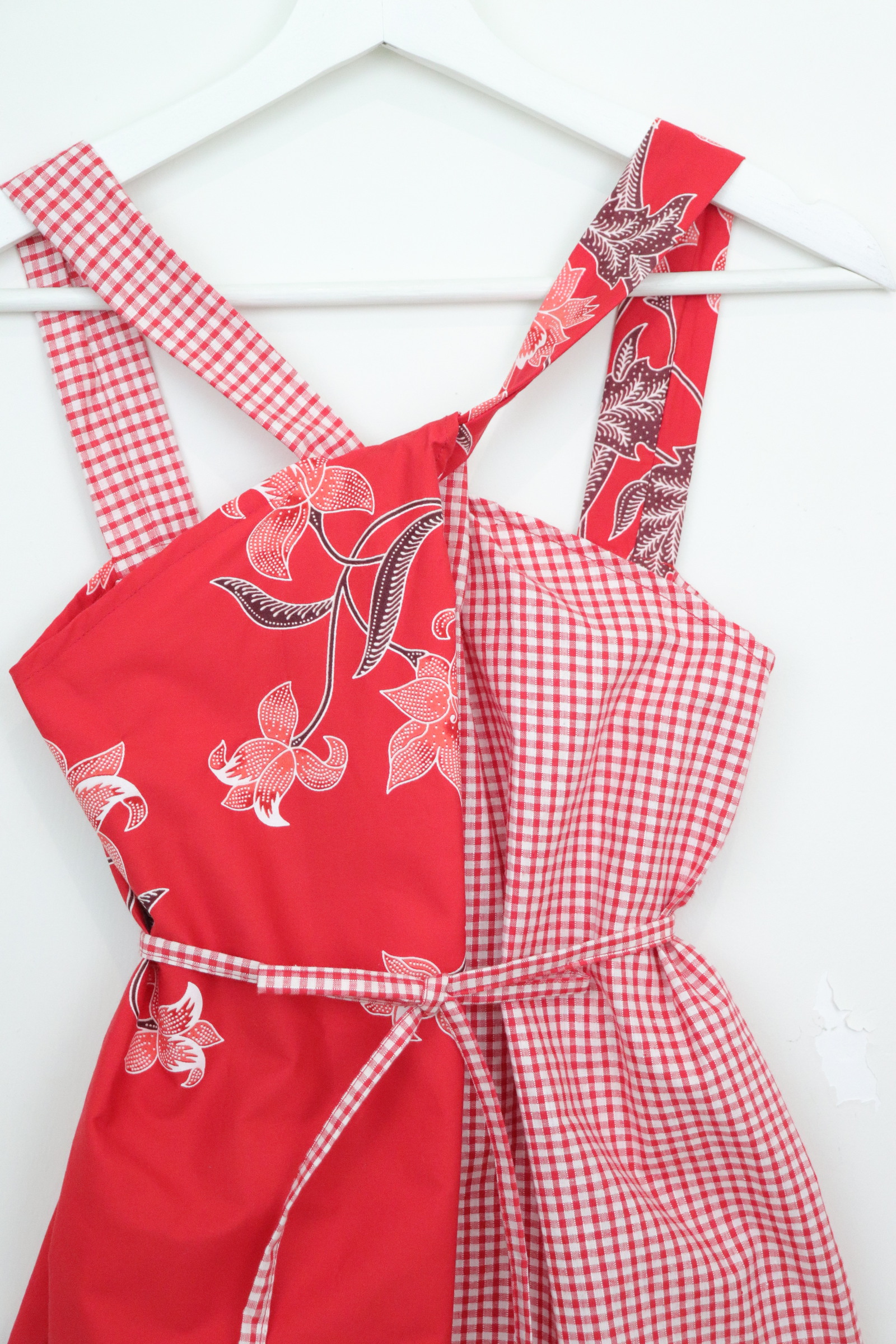 BE PRESENT Gingham Top - Yuletide Cheer