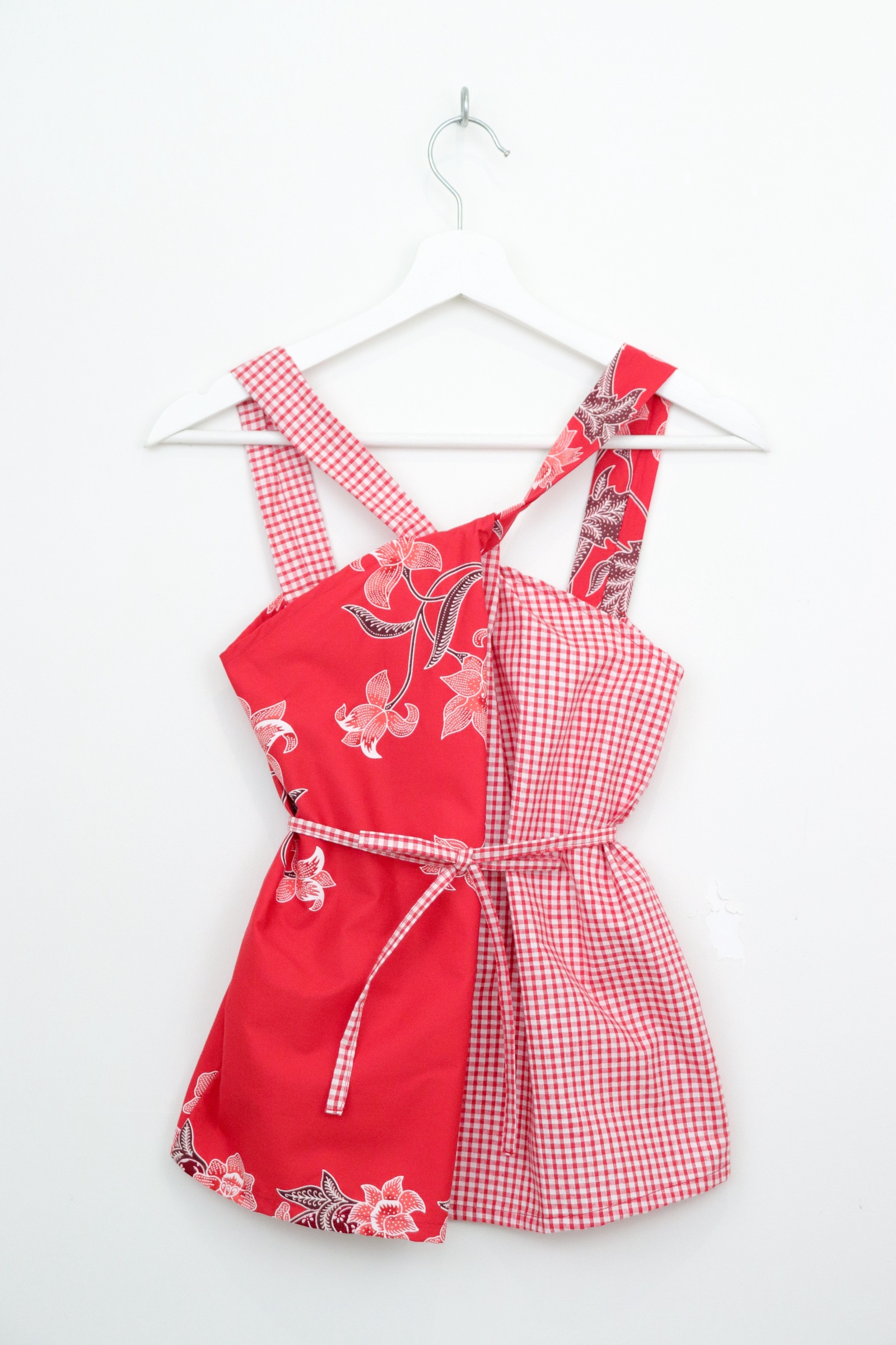 BE PRESENT Gingham Top - Yuletide Cheer