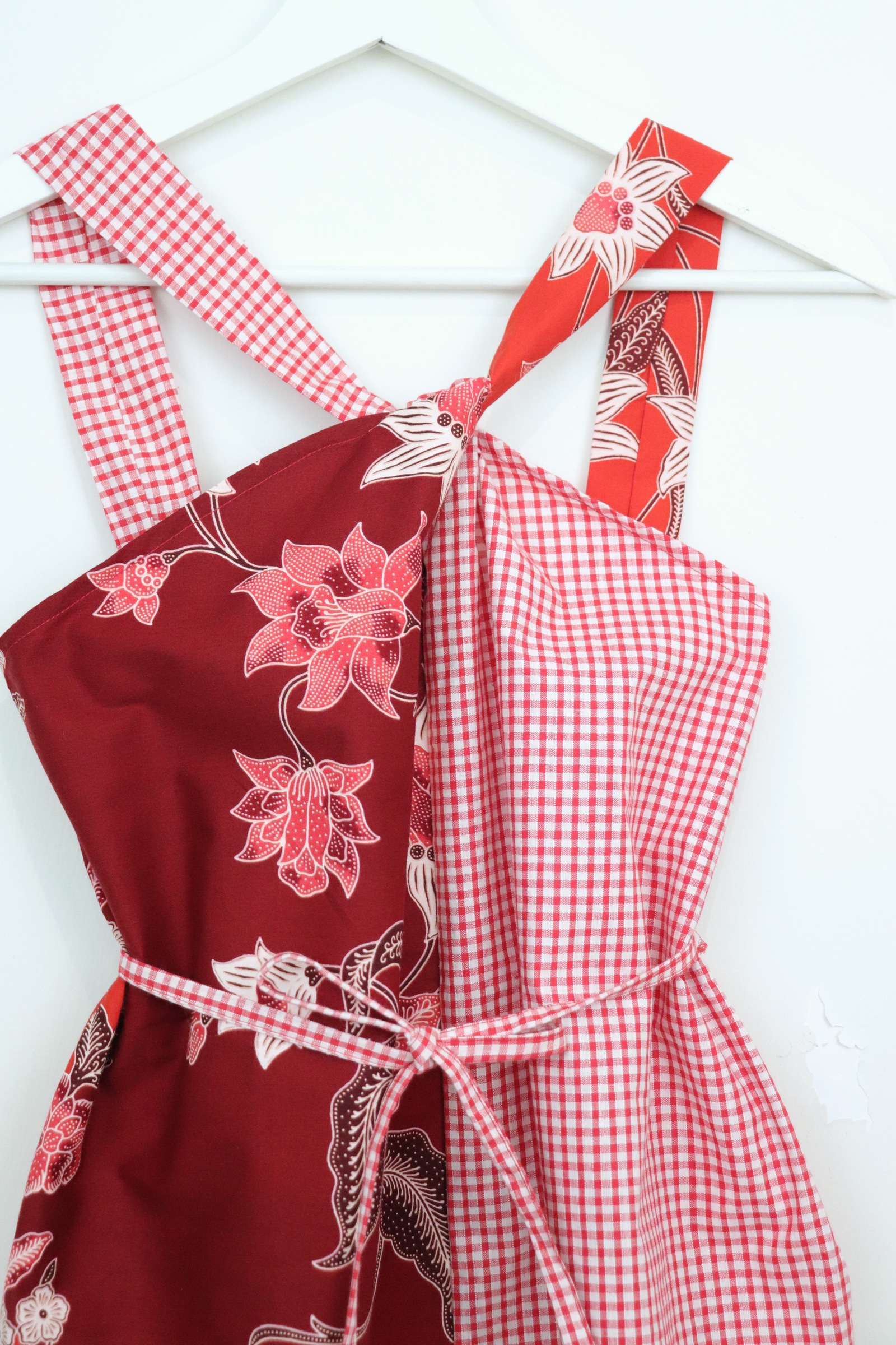 BE PRESENT Gingham Top - Candy Cane [ S-M ] 