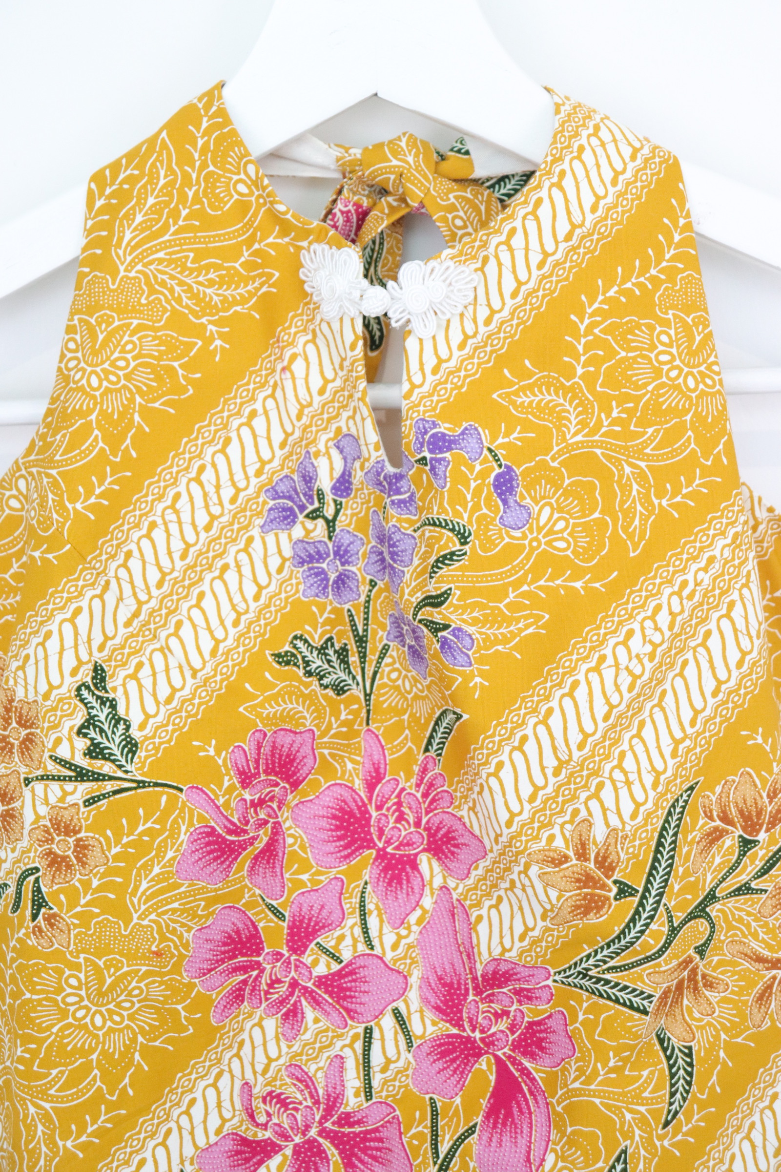 C.C. Halter Lace Batik Top - Dandelia [ M ]