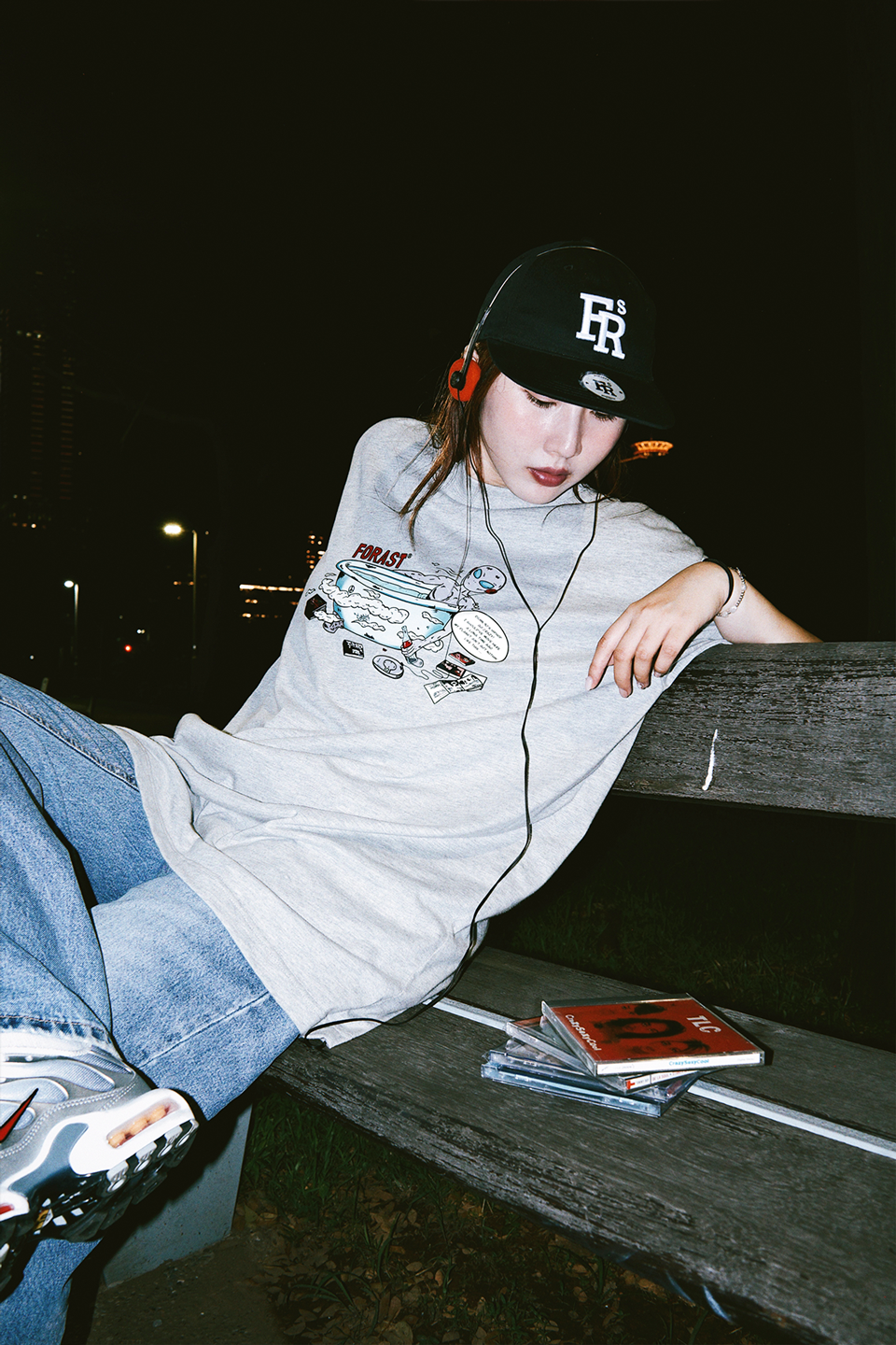 The Visitor|  T-Shirt 灰