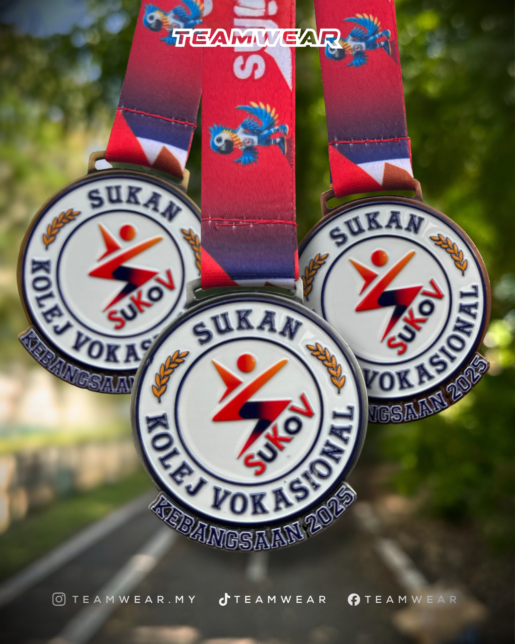 Blue and White Minimalist Thailand Tour and Travel Promotion Instagram Post  (7)