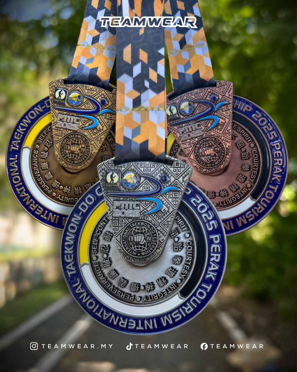 Blue and White Minimalist Thailand Tour and Travel Promotion Instagram Post  (10)