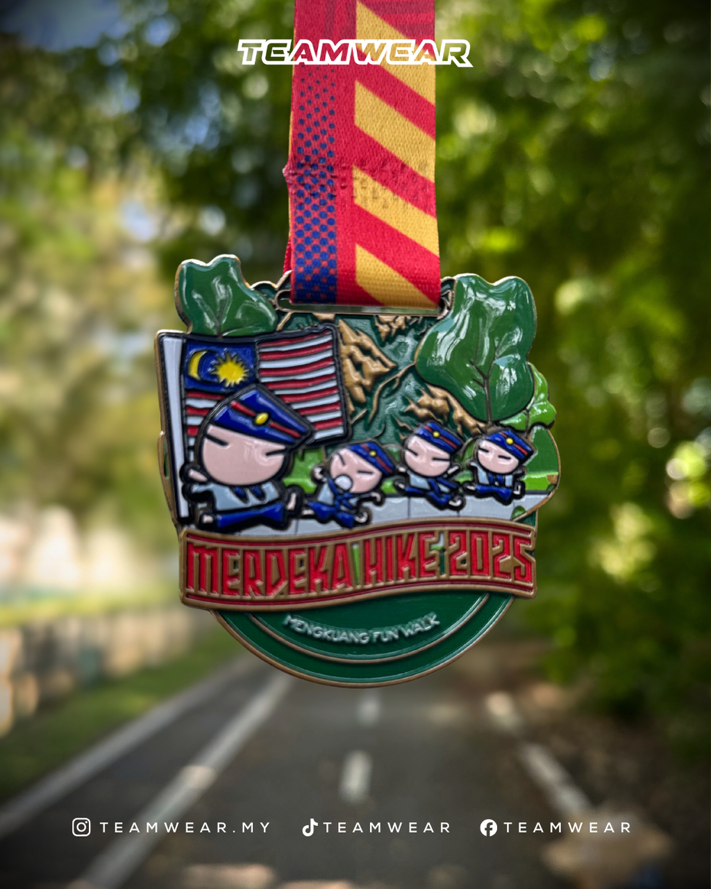 Blue and White Minimalist Thailand Tour and Travel Promotion Instagram Post  (15)